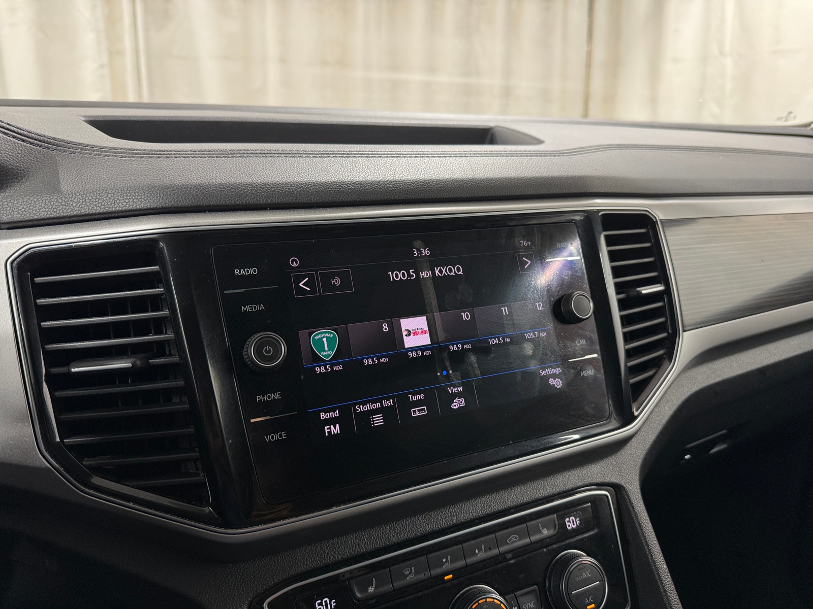 Thumbnail: 2019 Volkswagen Atlas - 4