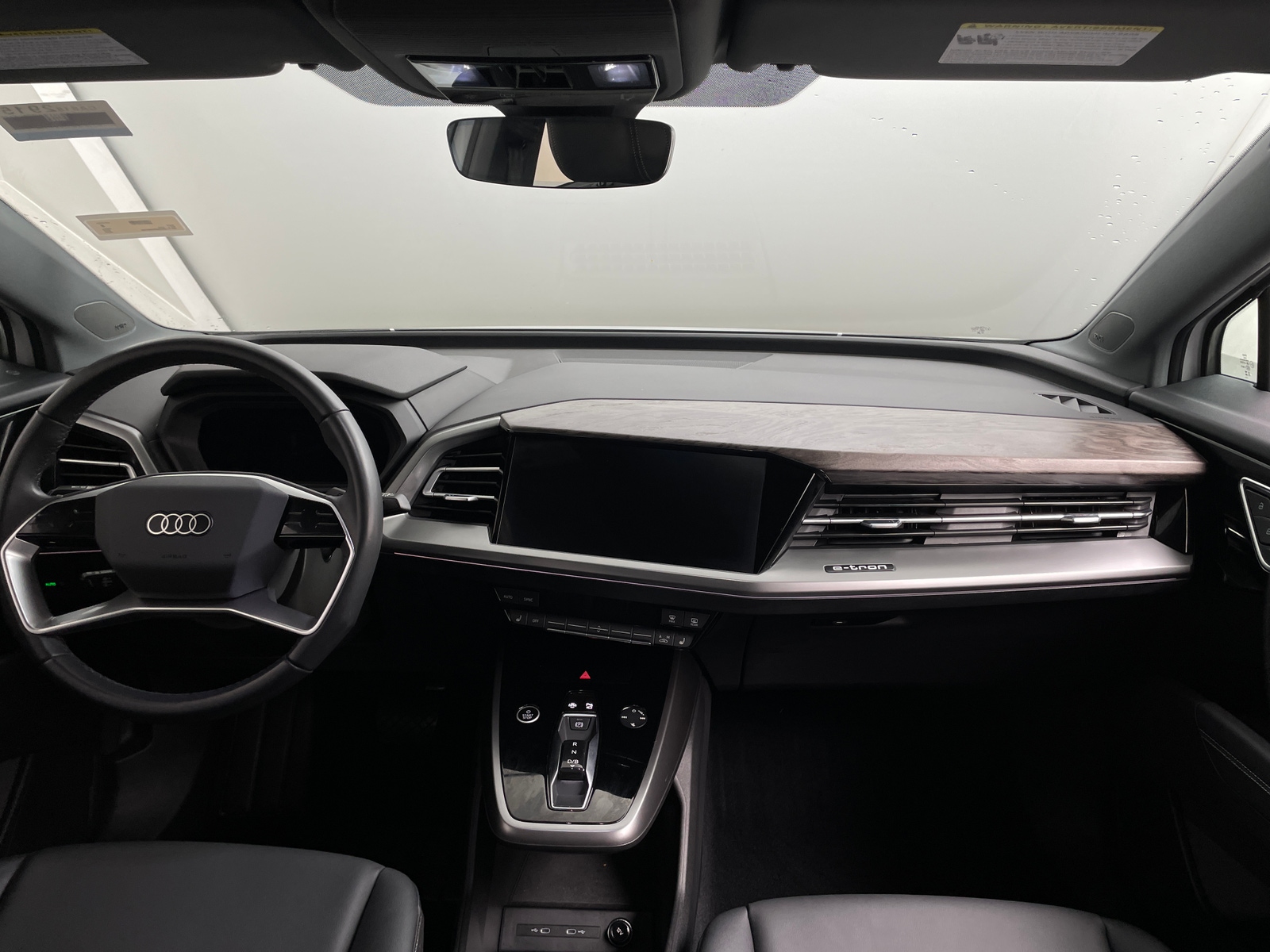 Thumbnail: 2023 Audi Q4 e-tron - 2