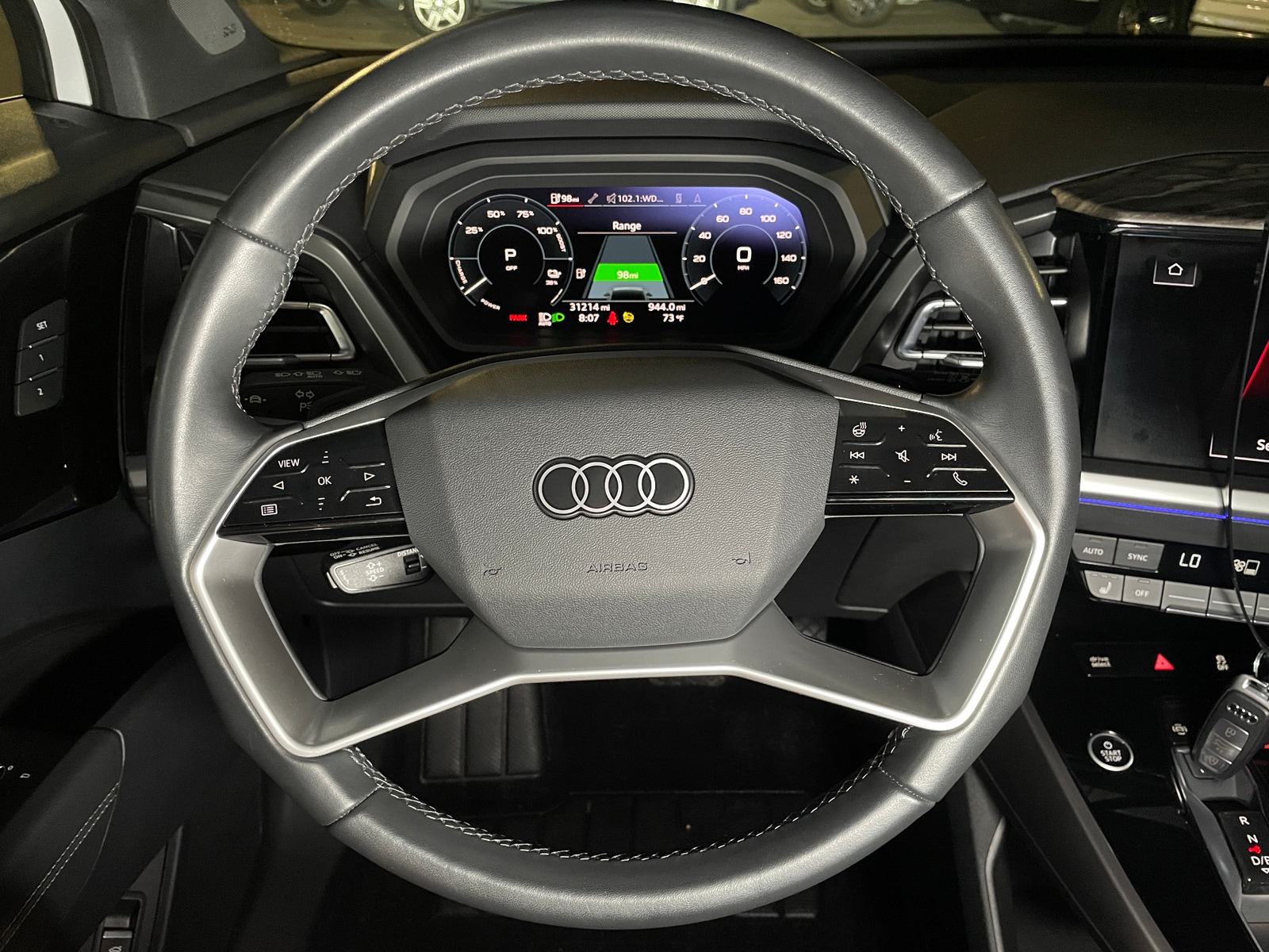 Thumbnail: 2023 Audi Q4 e-tron - 4