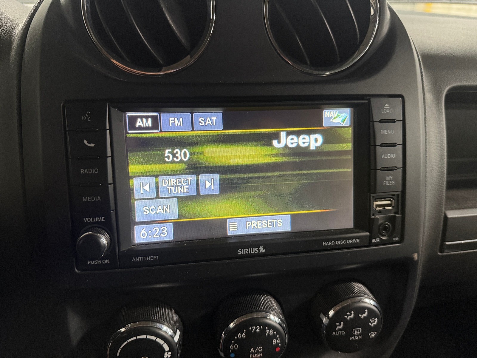 Thumbnail: 2016 Jeep Patriot - 3