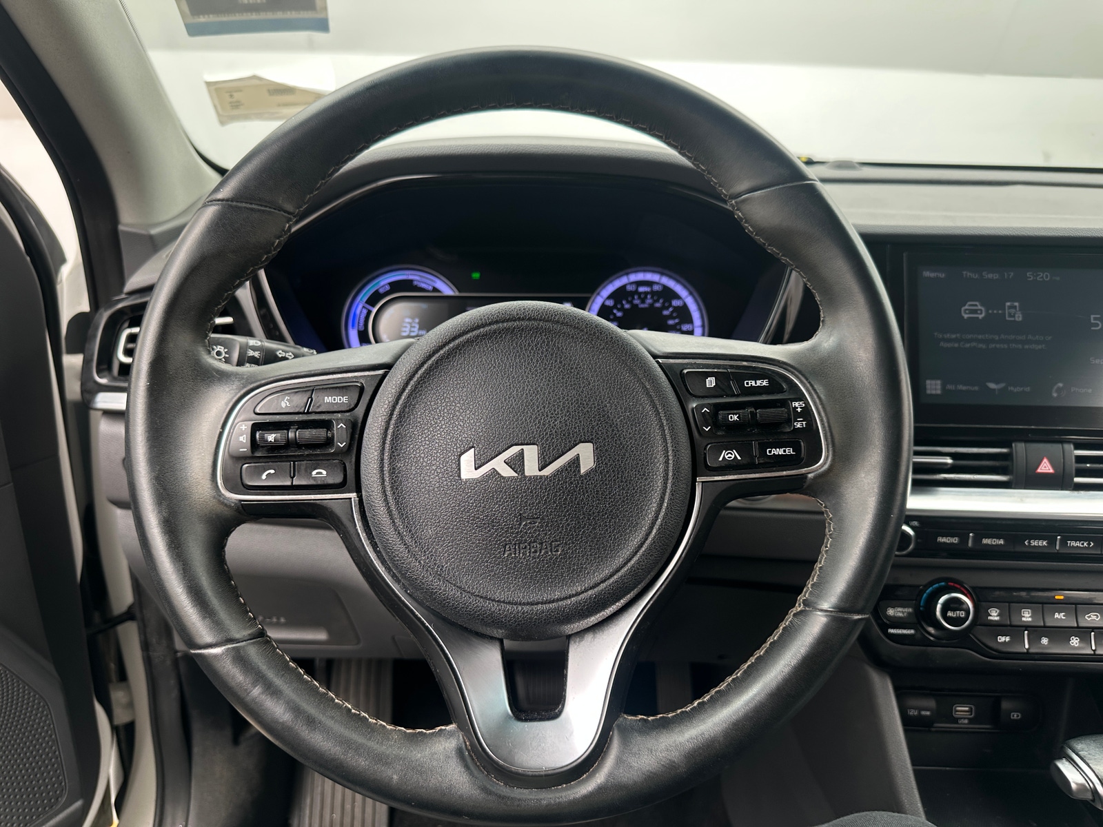 Thumbnail: 2022 Kia Niro - 5