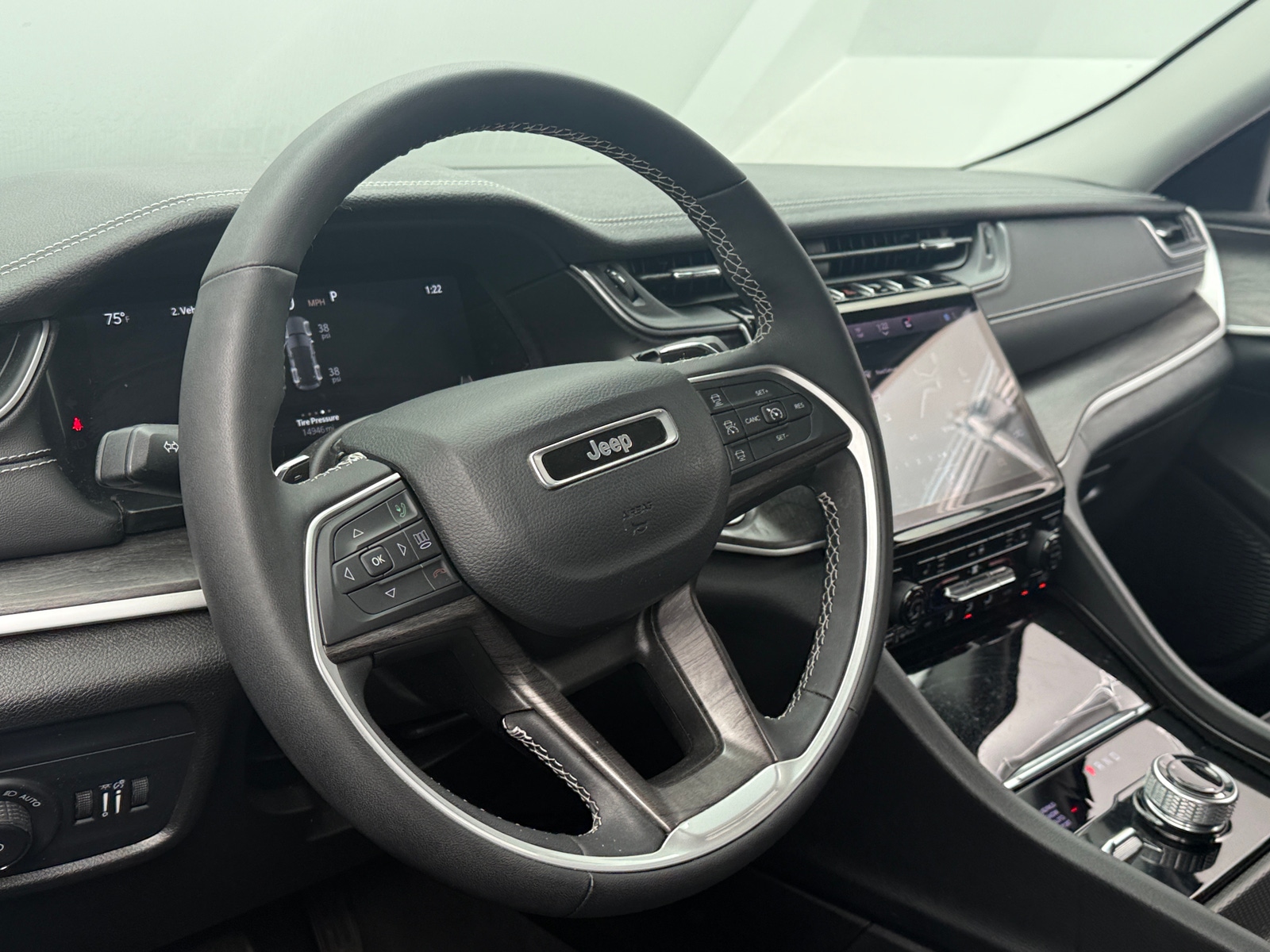 Thumbnail: 2023 Jeep Grand Cherokee - 4