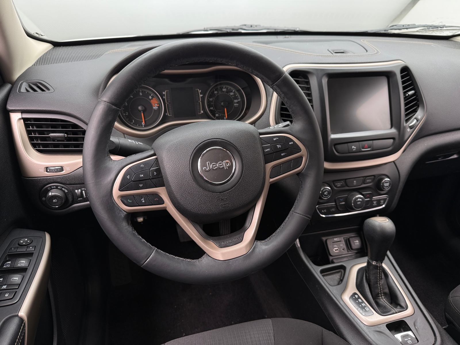 Thumbnail: 2017 Jeep Cherokee - 5