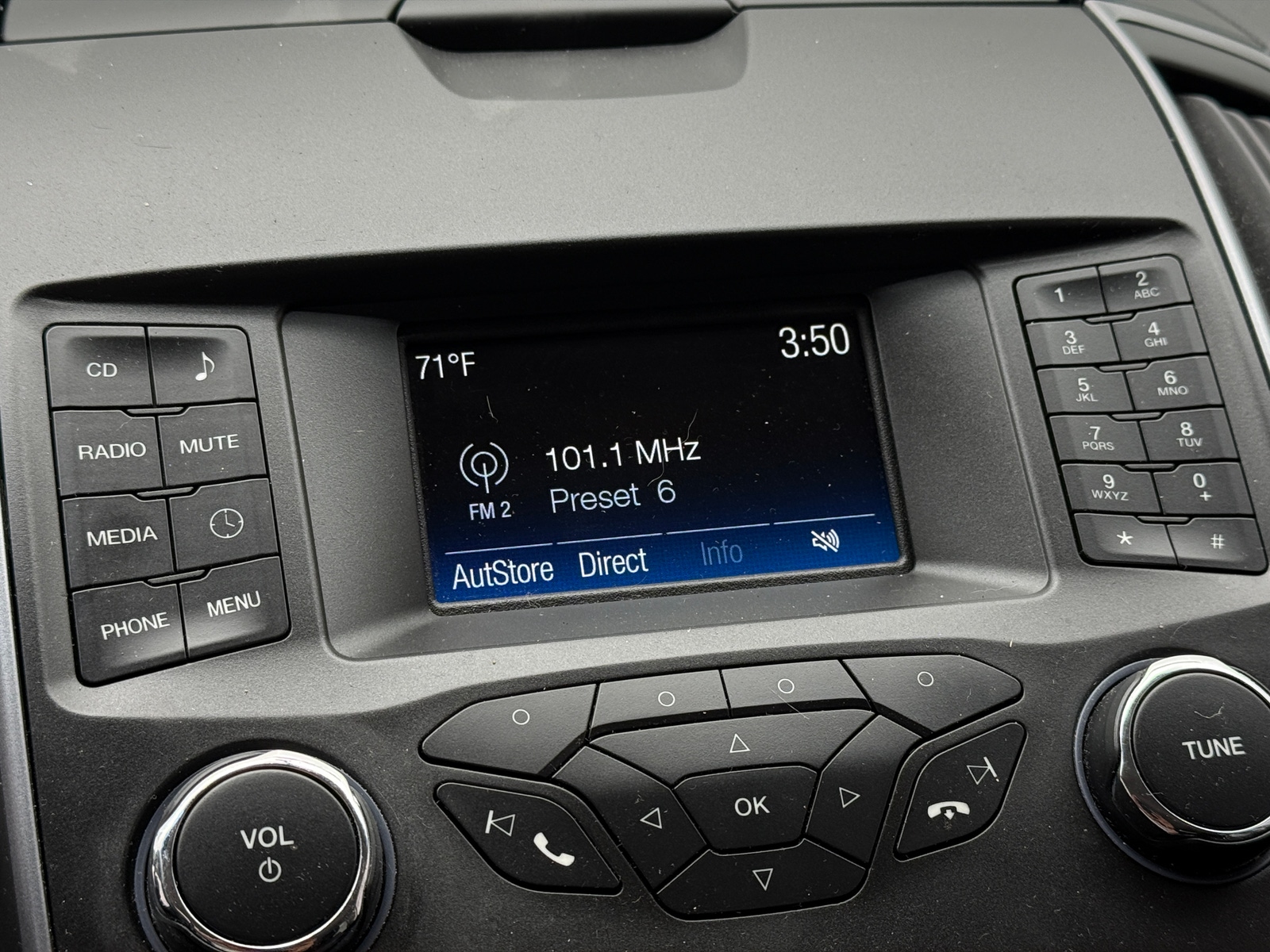 Thumbnail: 2016 Ford Edge - 4