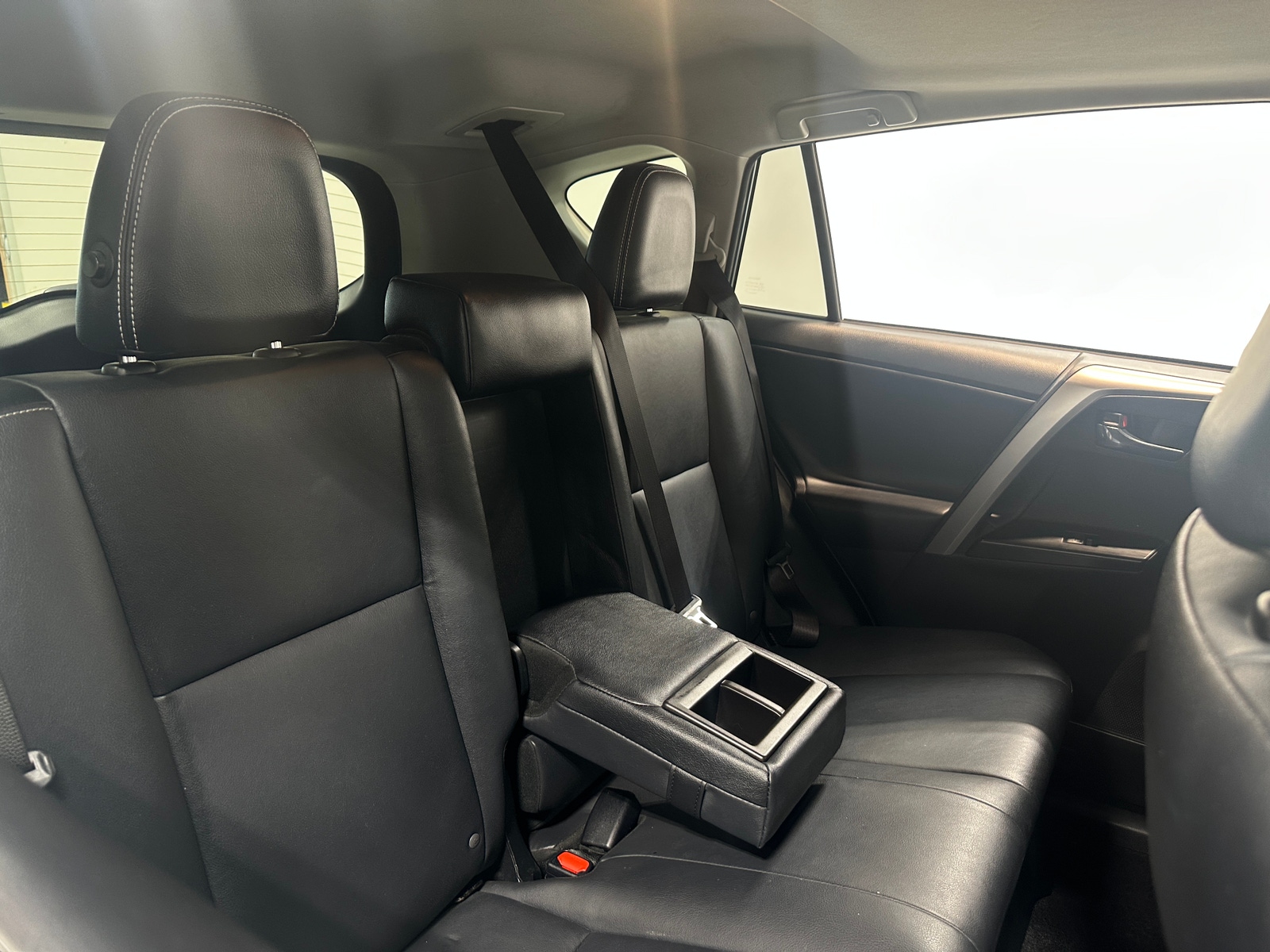 Thumbnail: 2017 Toyota RAV4 - 5