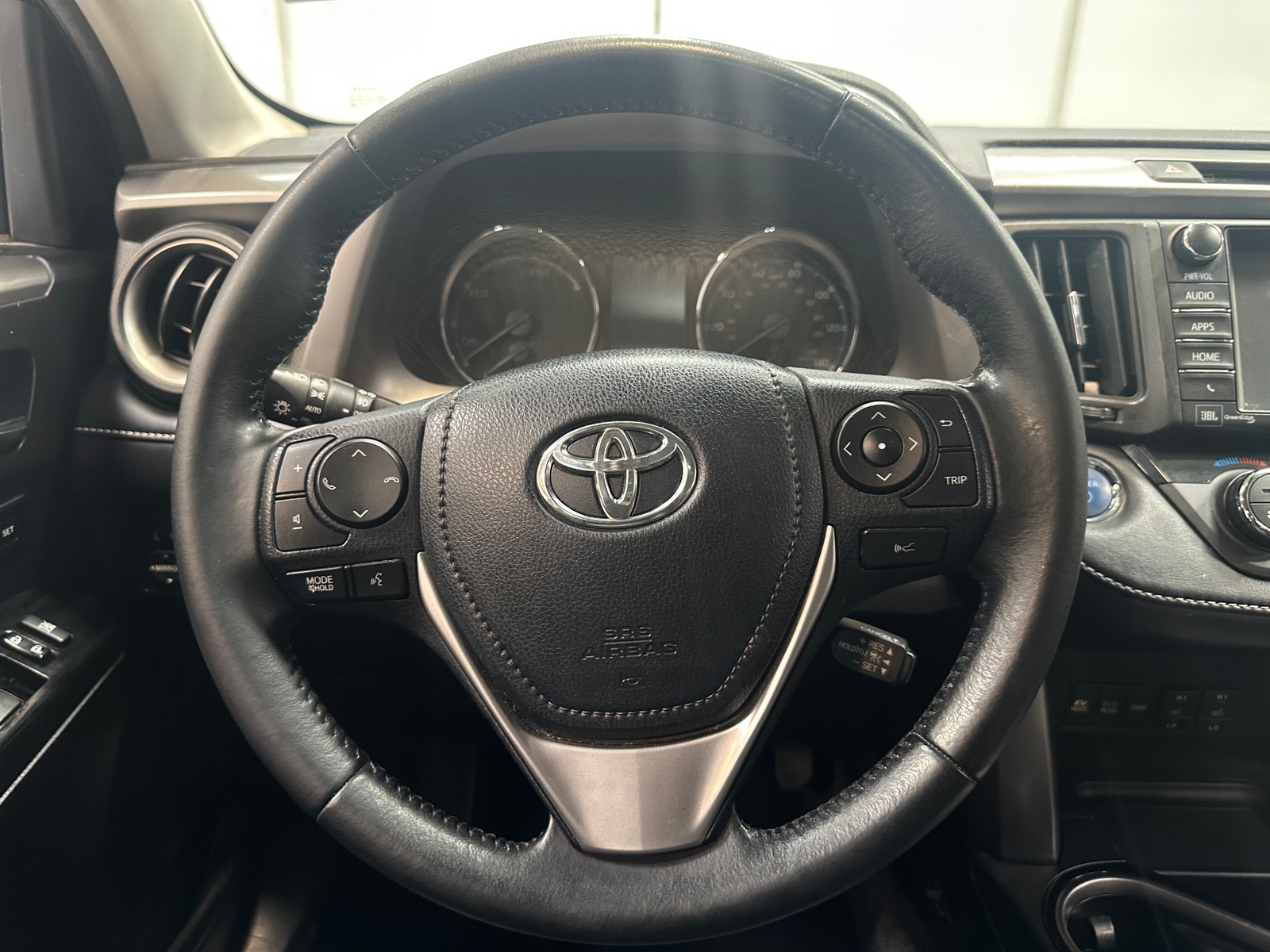 Thumbnail: 2017 Toyota RAV4 - 4