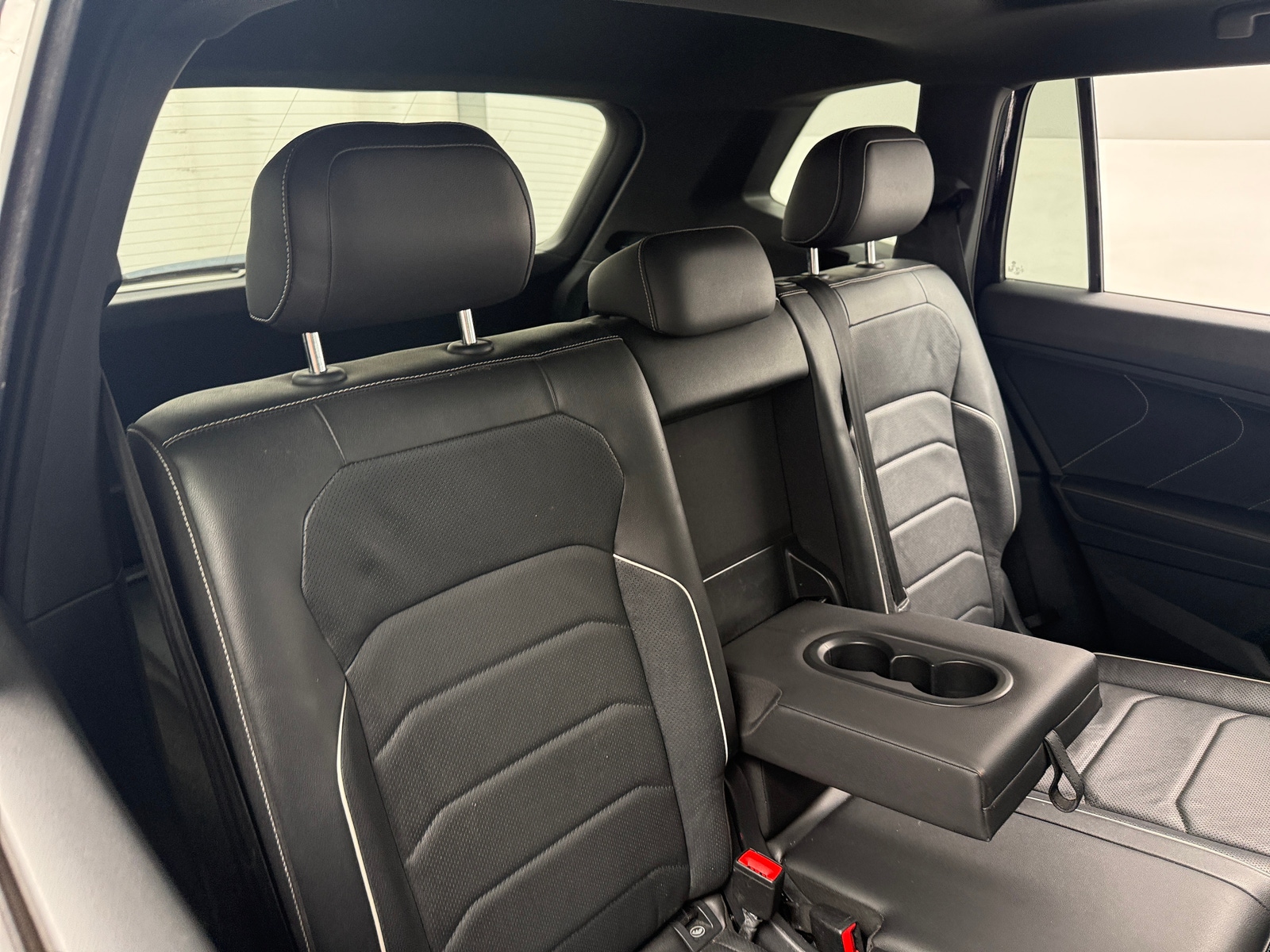 Thumbnail: 2022 Volkswagen Tiguan - 5