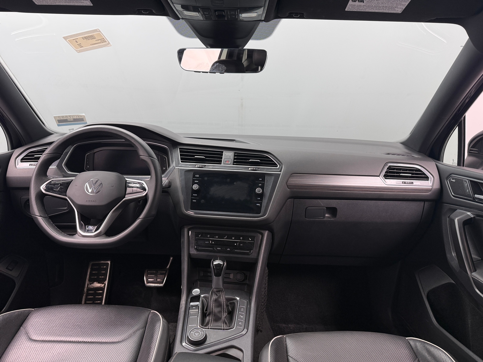 Thumbnail: 2022 Volkswagen Tiguan - 2