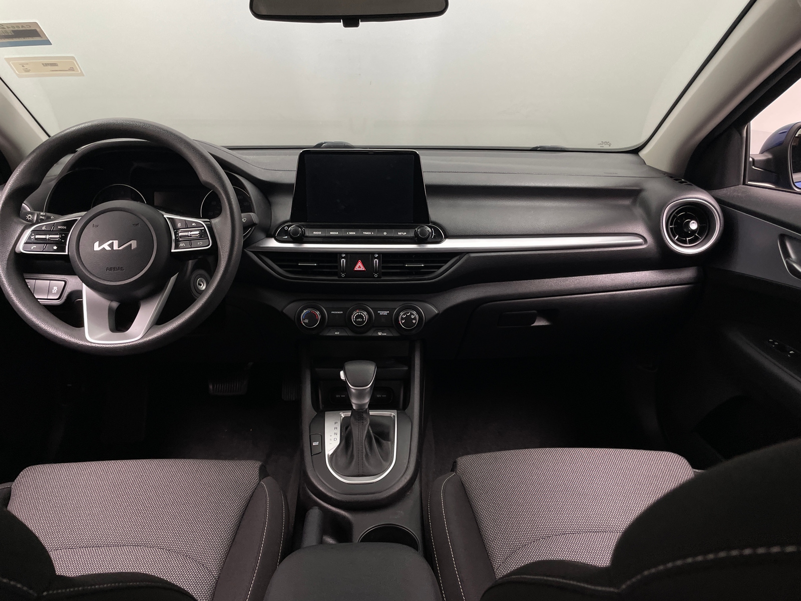 Thumbnail: 2022 Kia Forte - 3