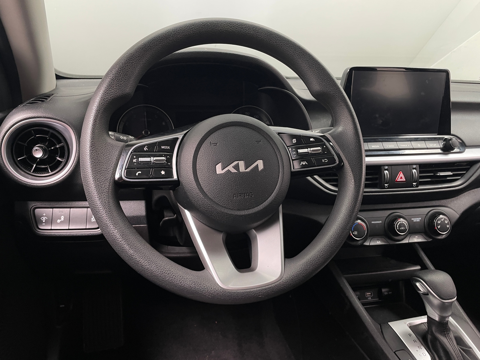 Thumbnail: 2022 Kia Forte - 5
