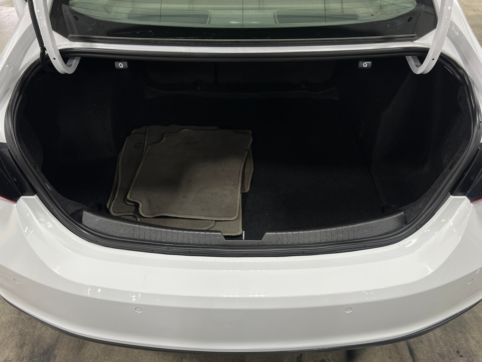 Thumbnail: 2024 Chevrolet Malibu - 6