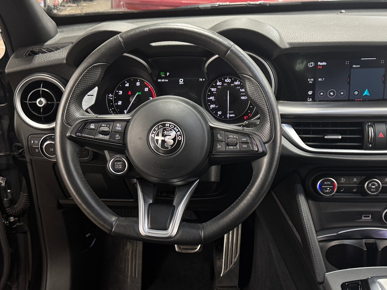 Thumbnail: 2023 Alfa Romeo Stelvio - 4