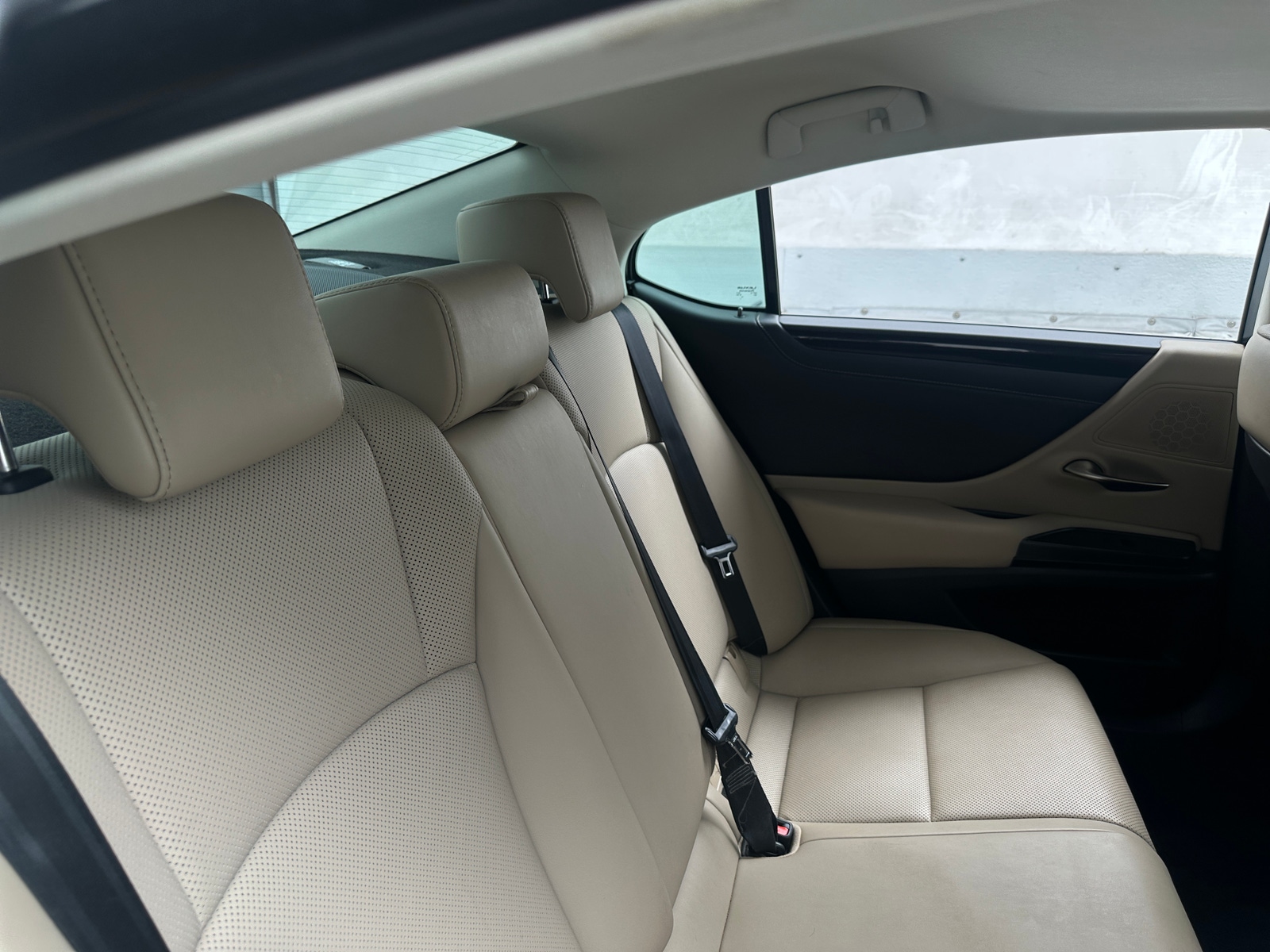 Thumbnail: 2019 Lexus ES - 6