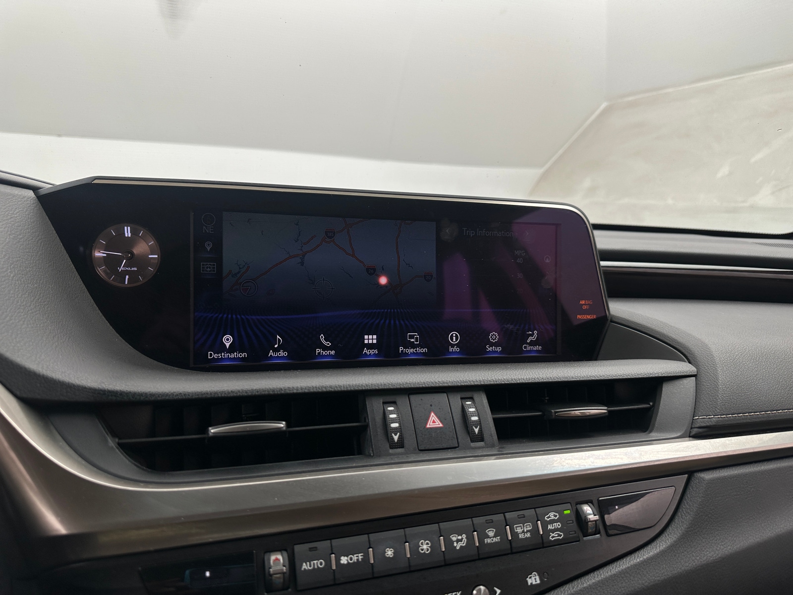 Thumbnail: 2019 Lexus ES - 4