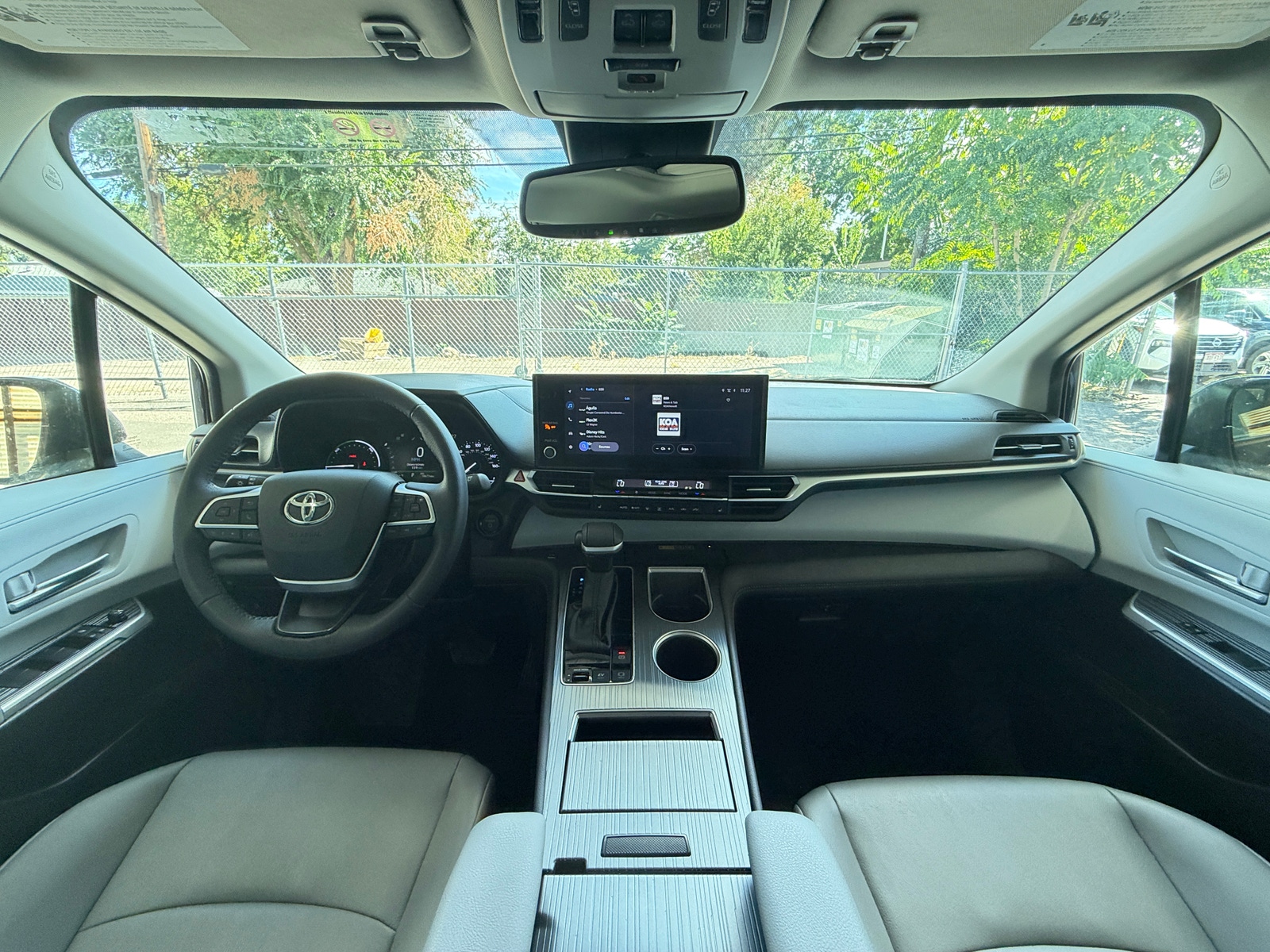 Thumbnail: 2025 Toyota Sienna - 2