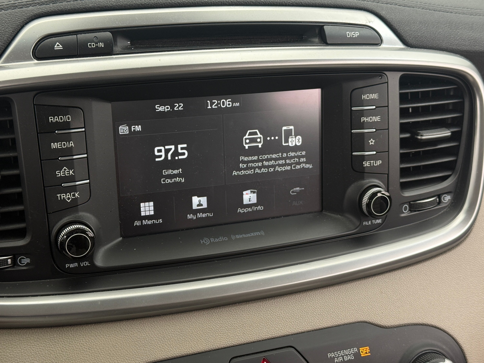 Thumbnail: 2019 Kia Sorento - 3