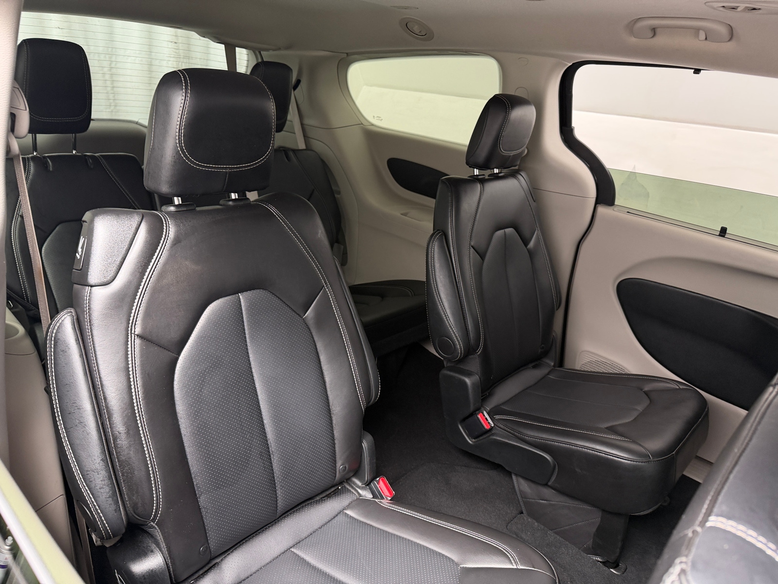 Thumbnail: 2024 Chrysler Pacifica - 5