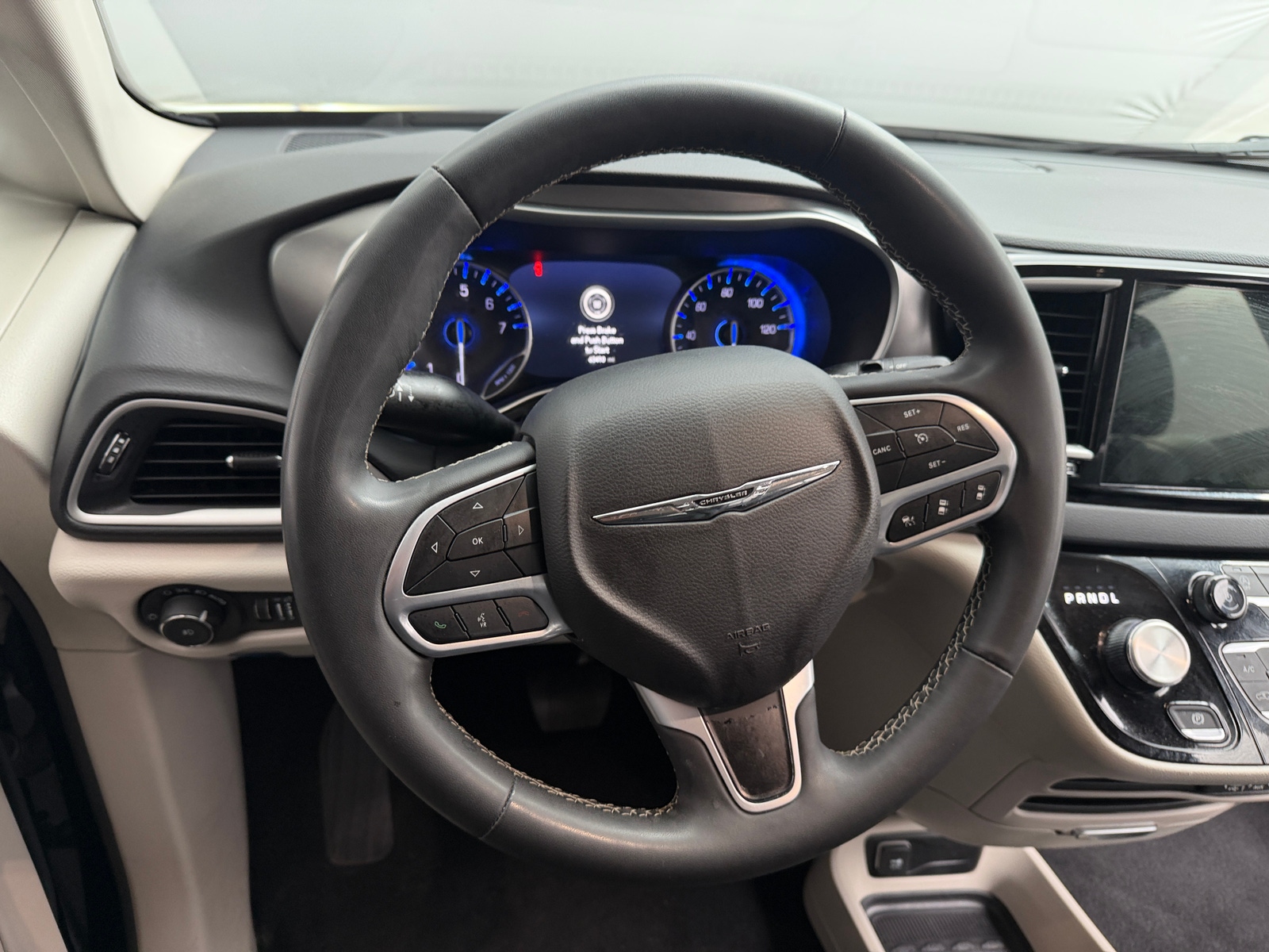Thumbnail: 2024 Chrysler Pacifica - 4
