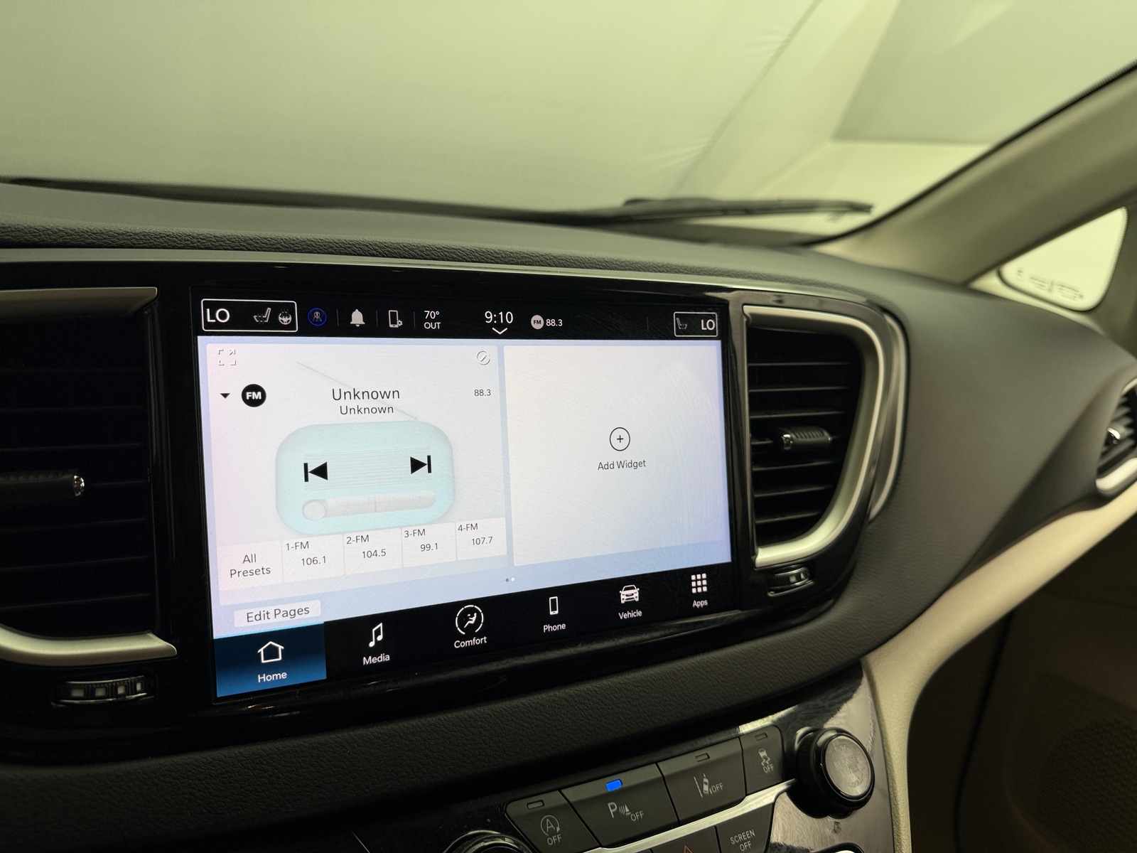 Thumbnail: 2024 Chrysler Pacifica - 3