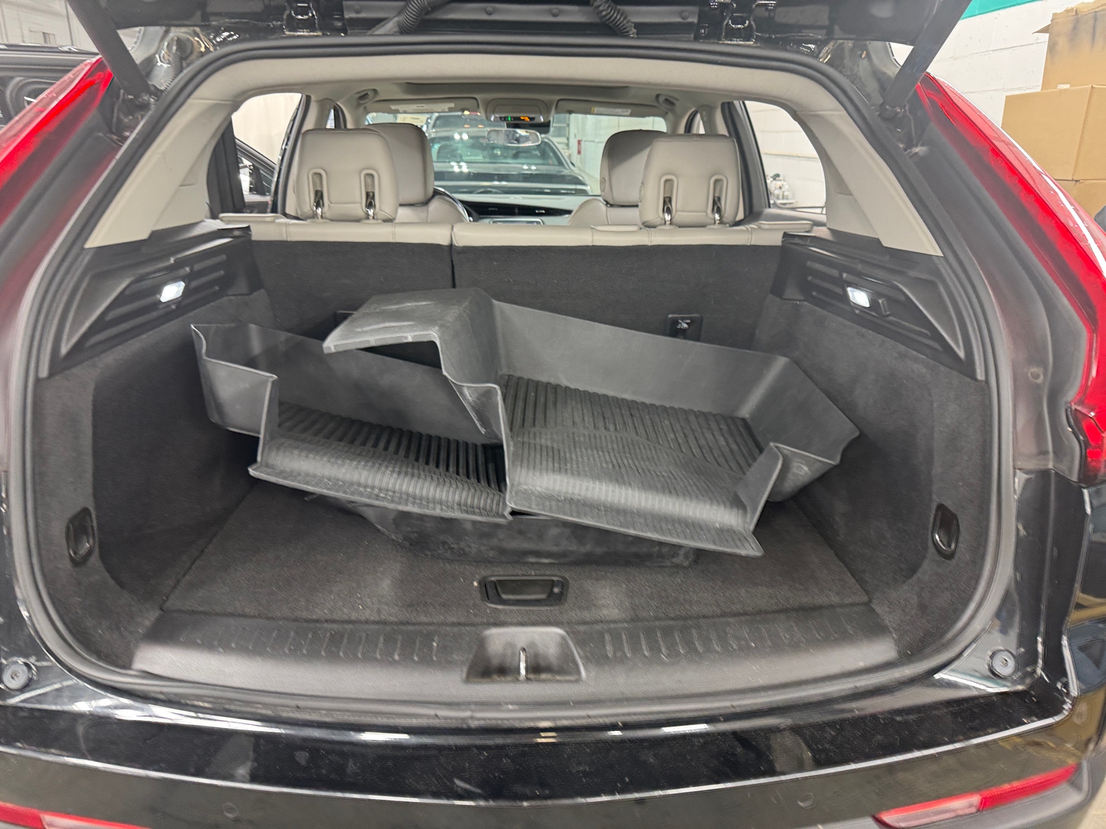 Thumbnail: 2021 Cadillac XT4 - 6