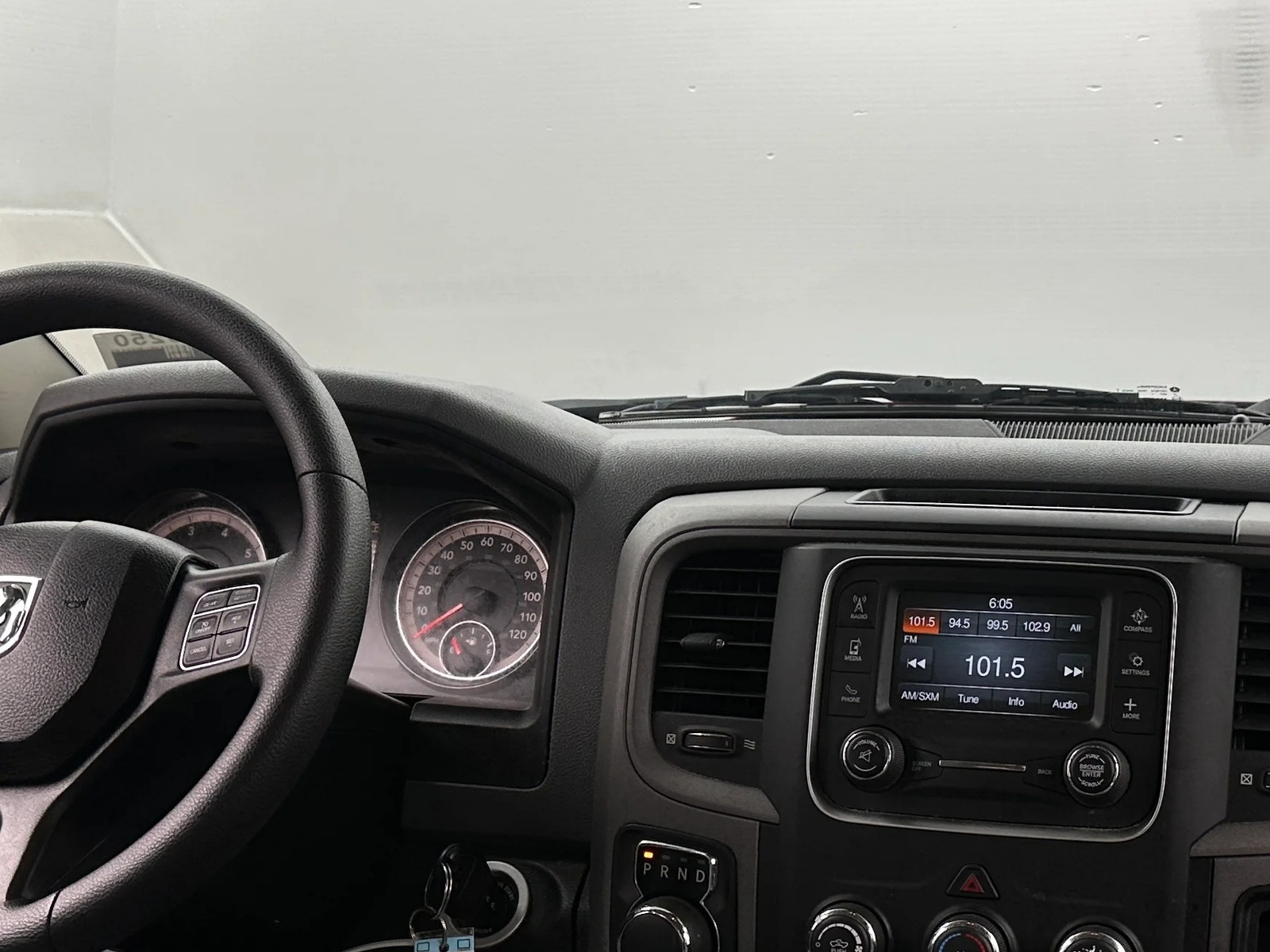 Thumbnail: 2019 RAM 1500 Classic - 3