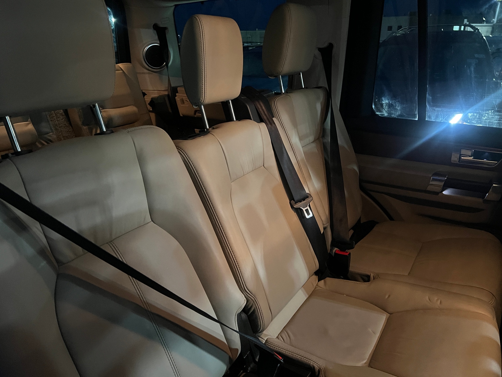 Thumbnail: 2015 Land Rover LR4 - 6