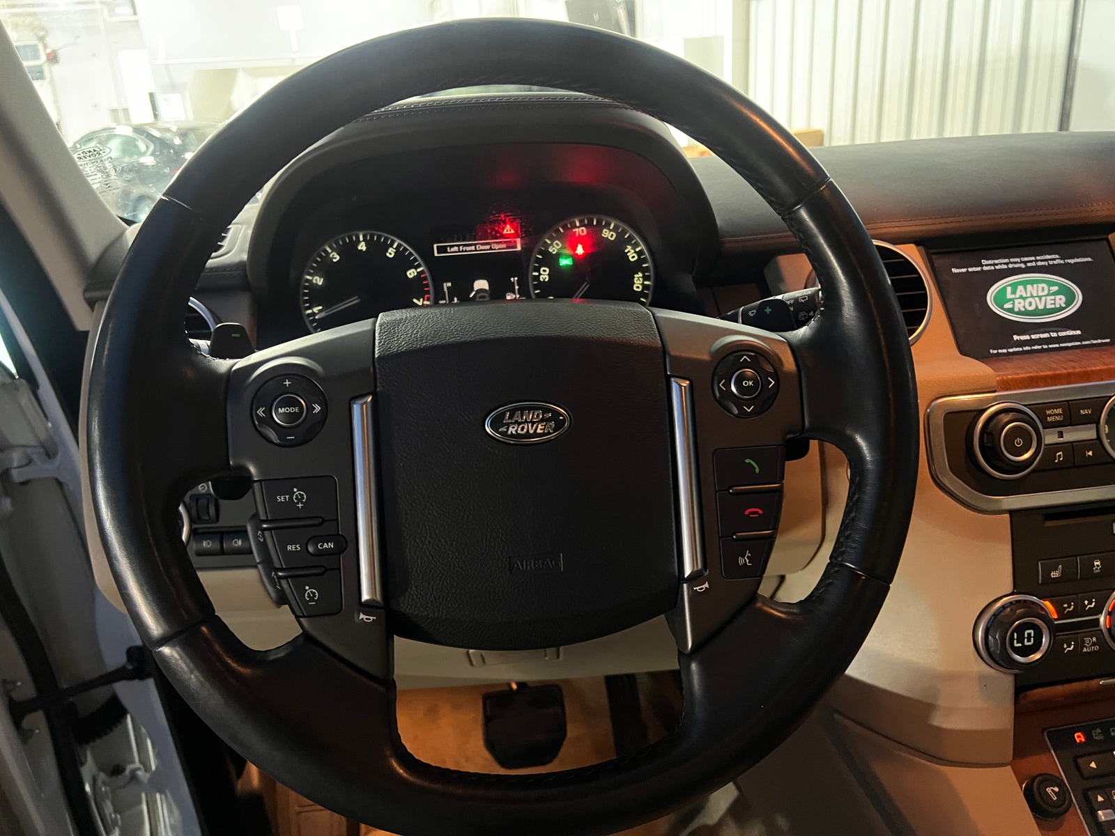Thumbnail: 2015 Land Rover LR4 - 5