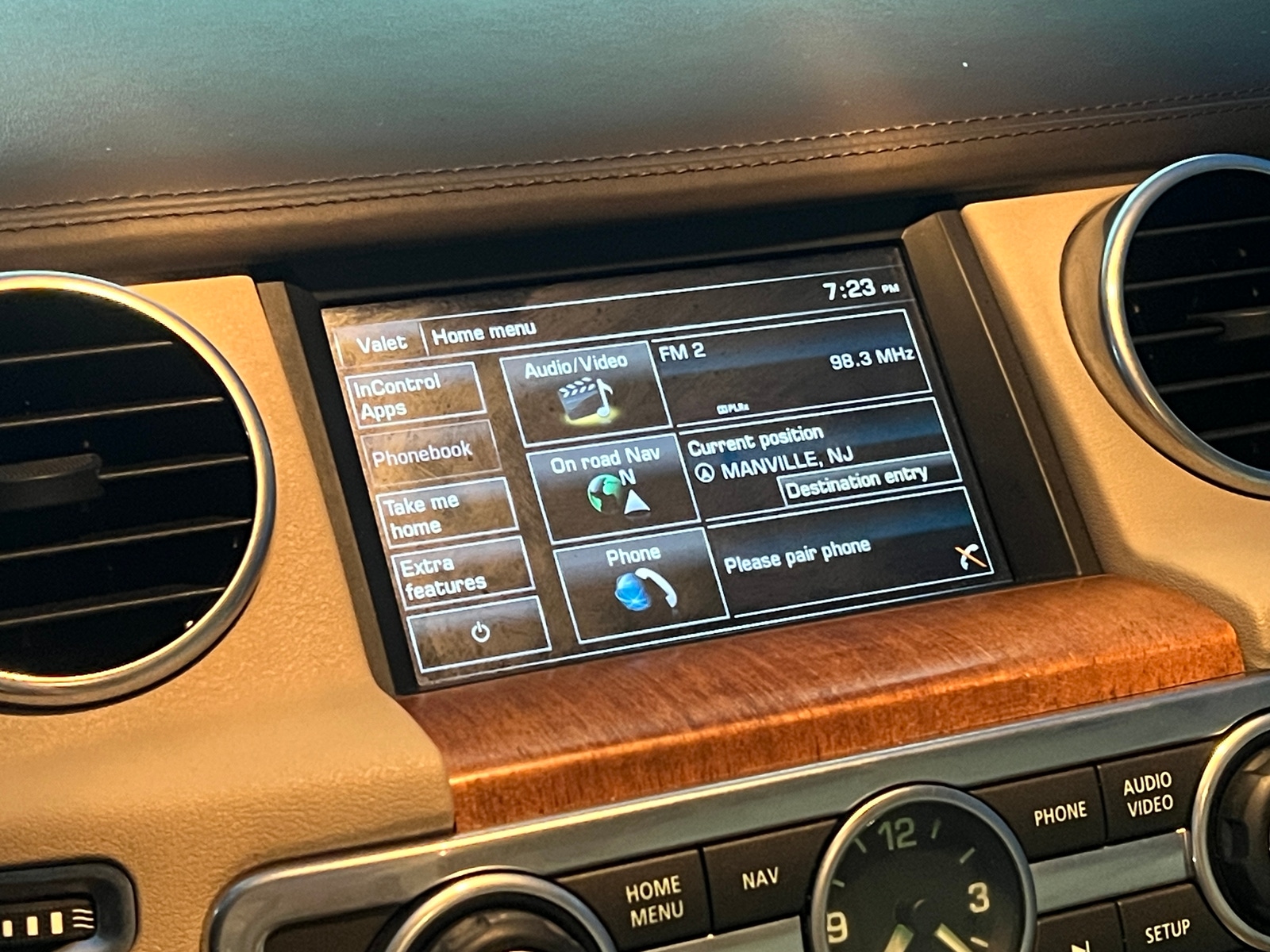 Thumbnail: 2015 Land Rover LR4 - 4