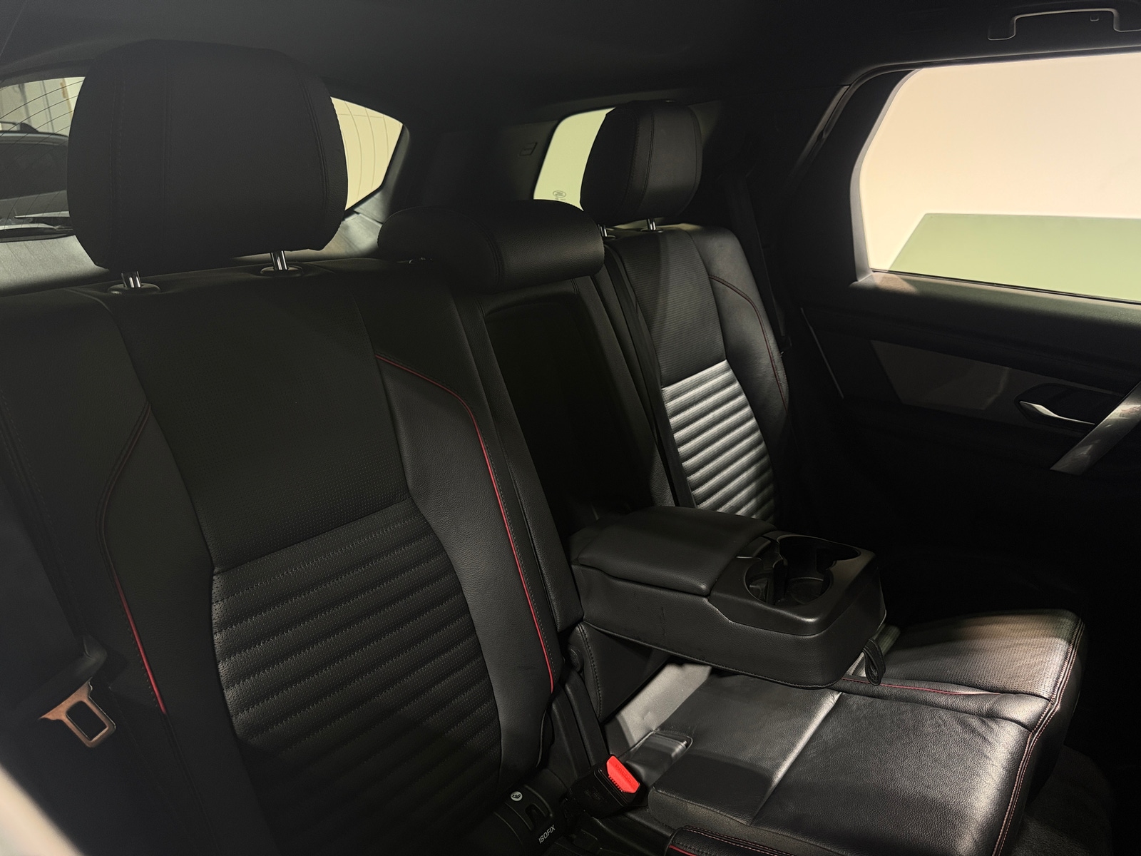 Thumbnail: 2020 Land Rover Discovery Sport - 5