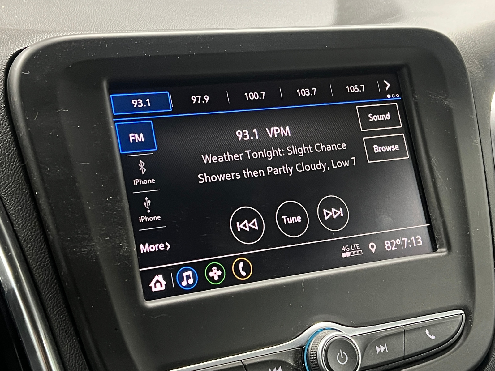 Thumbnail: 2021 Chevrolet Equinox - 4