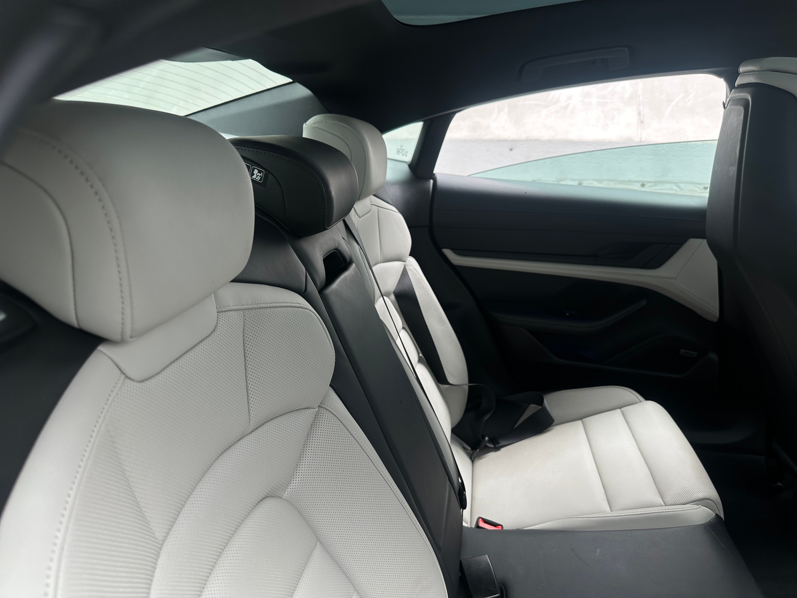 Thumbnail: 2021 Porsche Taycan - 5