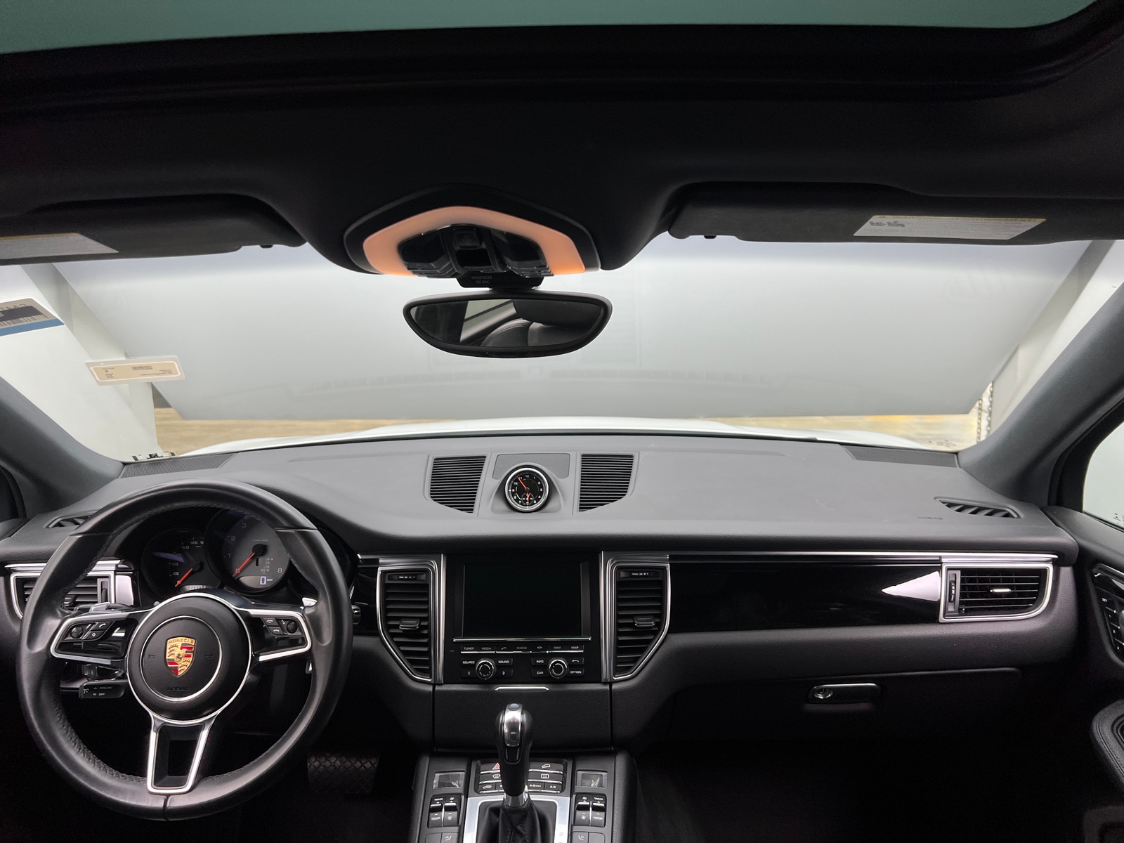 Thumbnail: 2015 Porsche Macan - 3