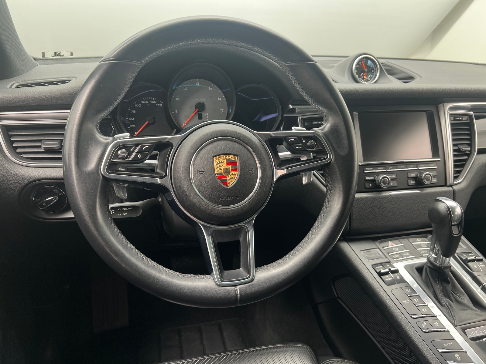 Thumbnail: 2015 Porsche Macan - 5