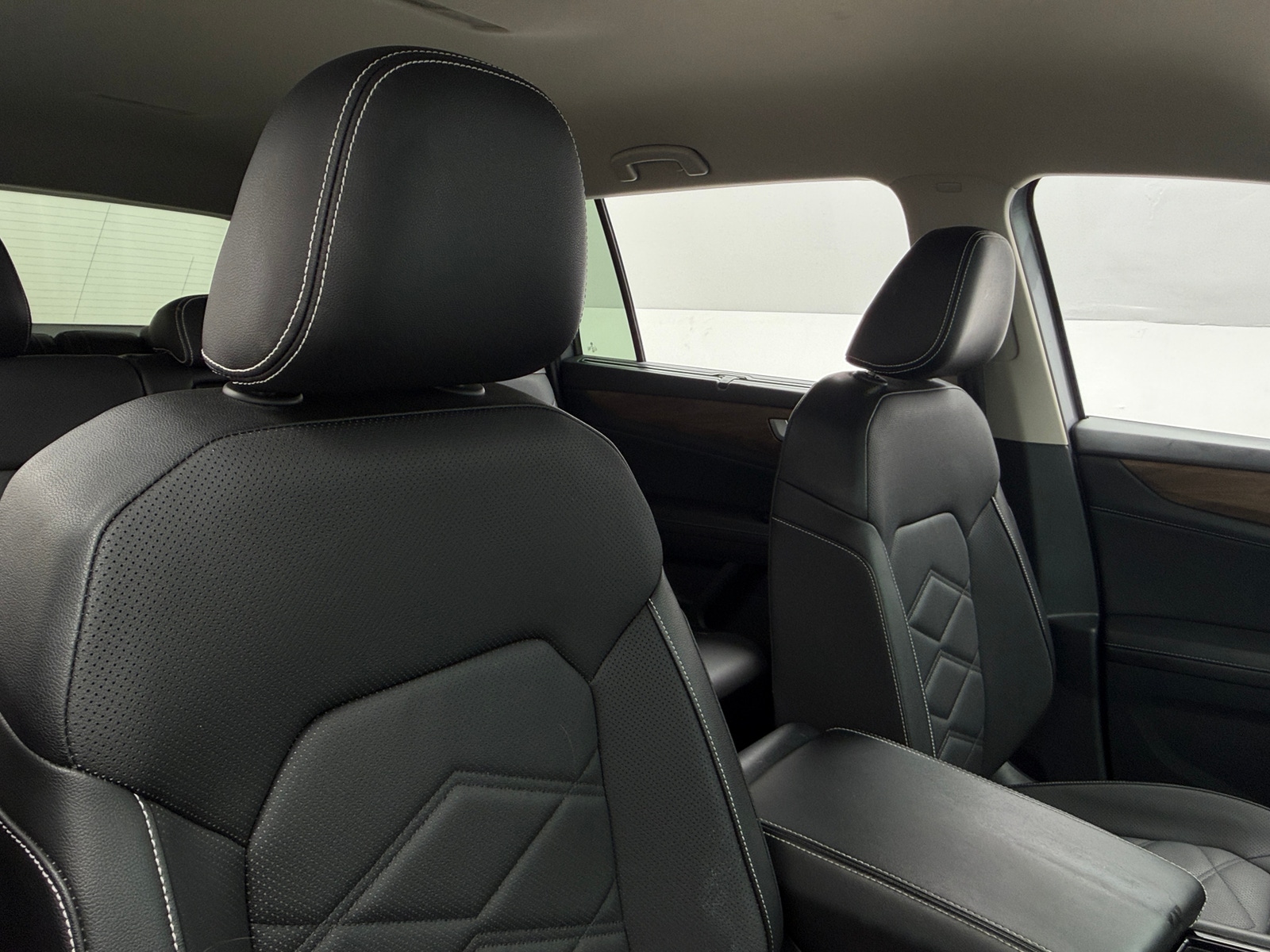 Thumbnail: 2025 Volkswagen Atlas - 2