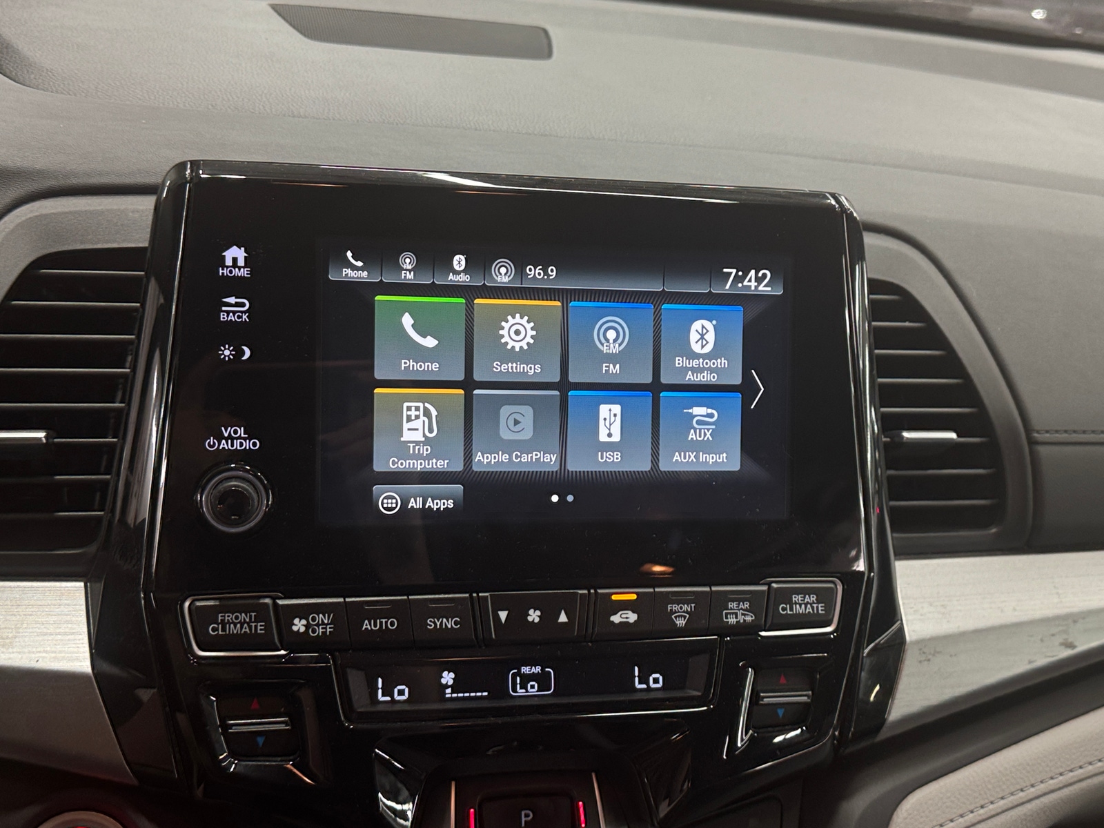 Thumbnail: 2018 Honda Odyssey - 4