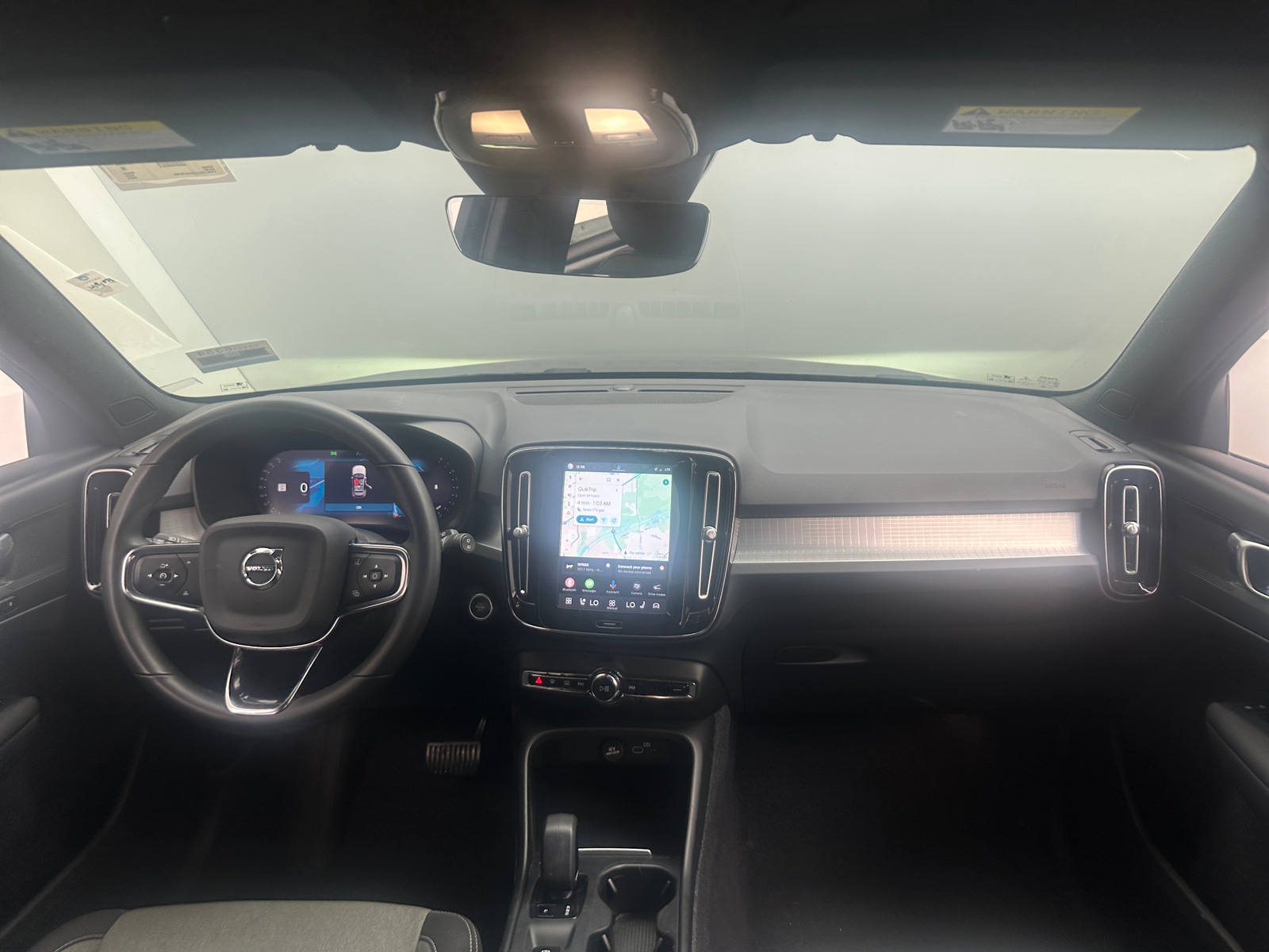 Thumbnail: 2023 Volvo XC40 - 3
