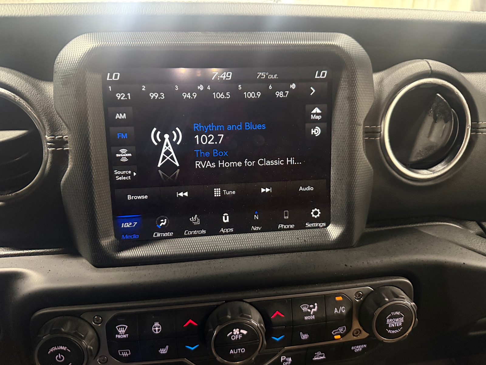 Thumbnail: 2021 Jeep Wrangler - 3