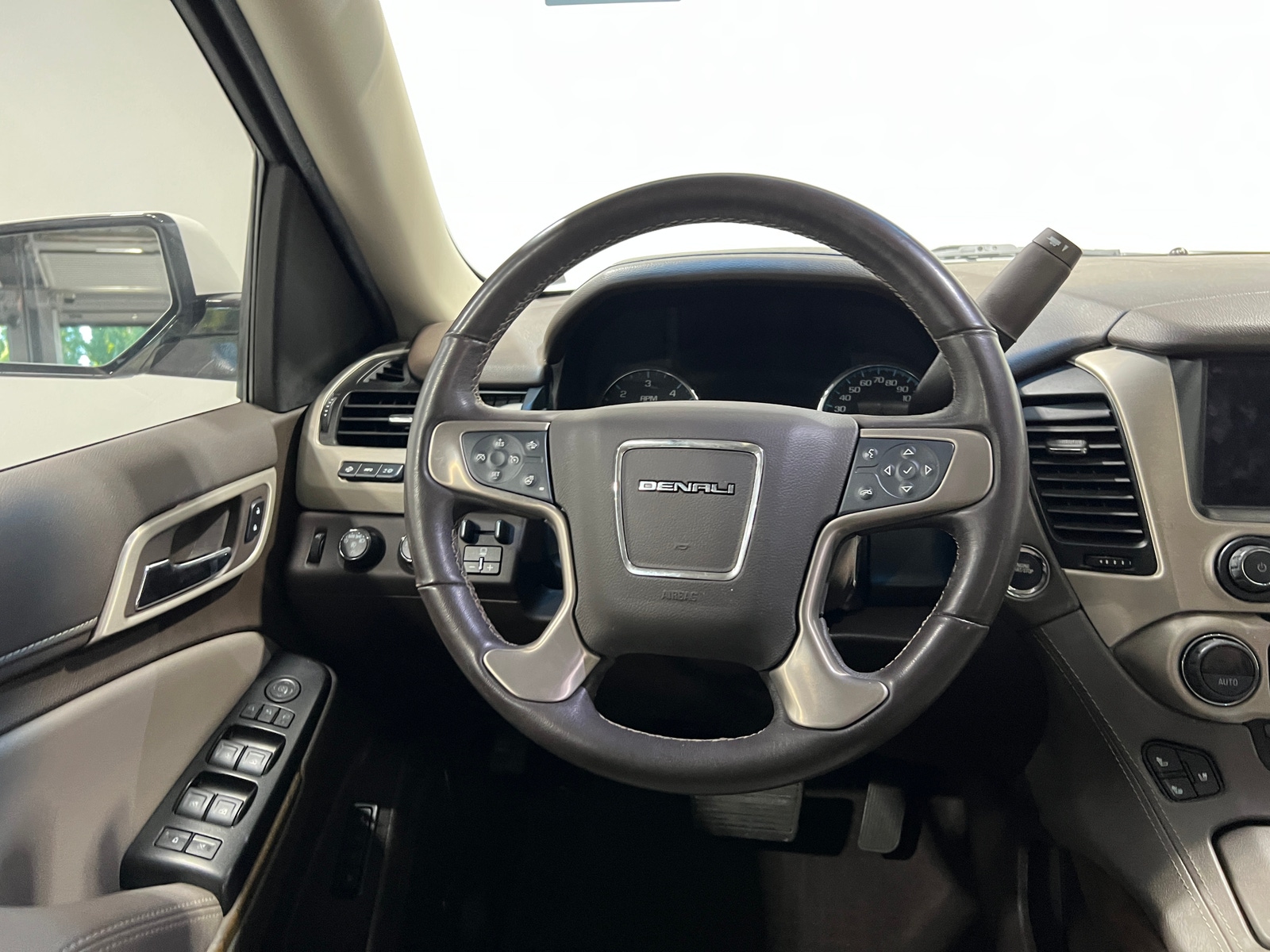 Thumbnail: 2020 GMC Yukon XL - 4