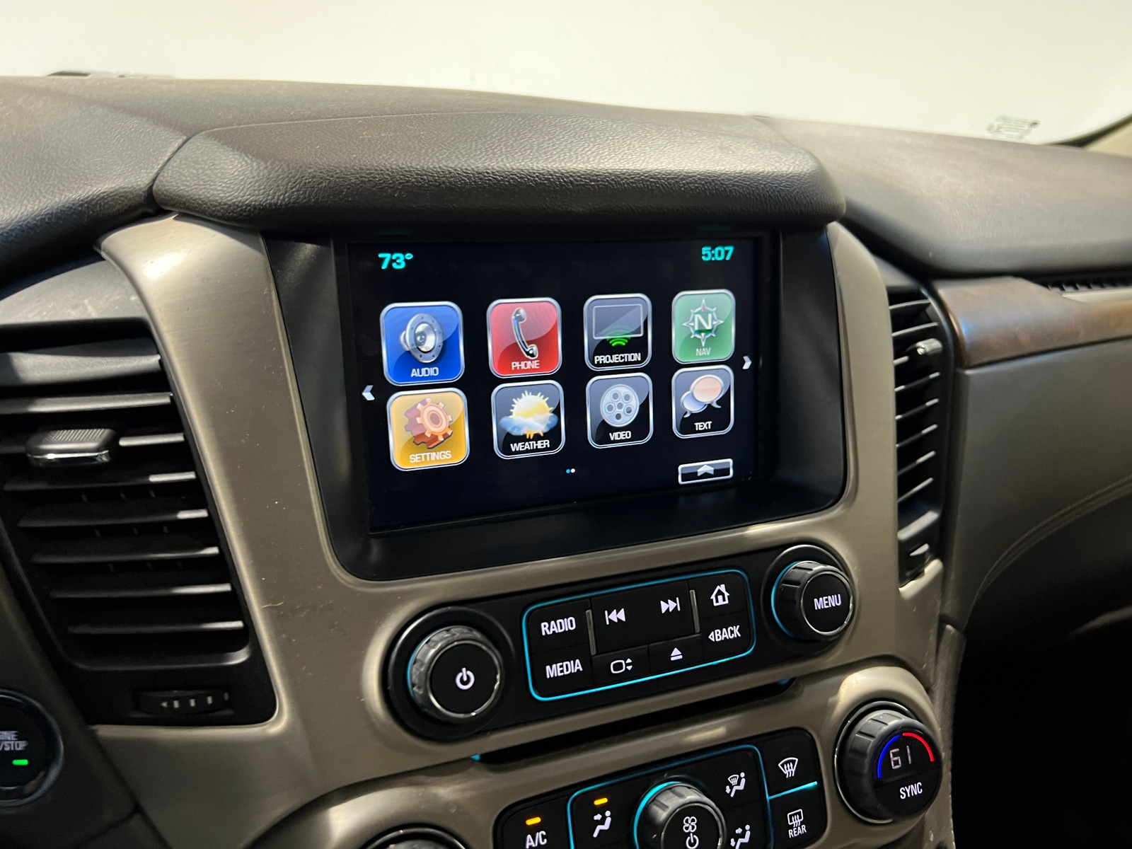 Thumbnail: 2020 GMC Yukon XL - 3