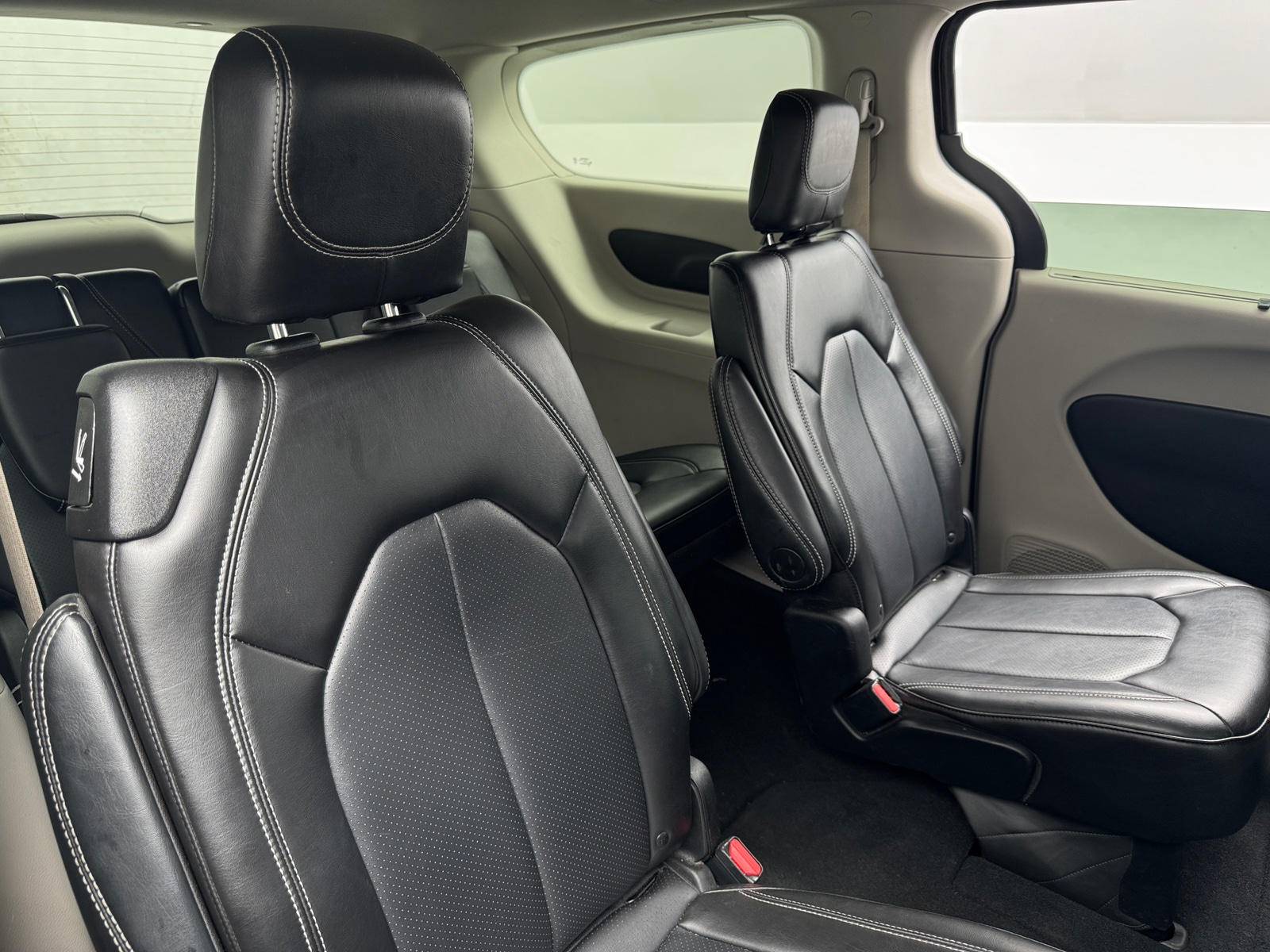 Thumbnail: 2024 Chrysler Pacifica - 5