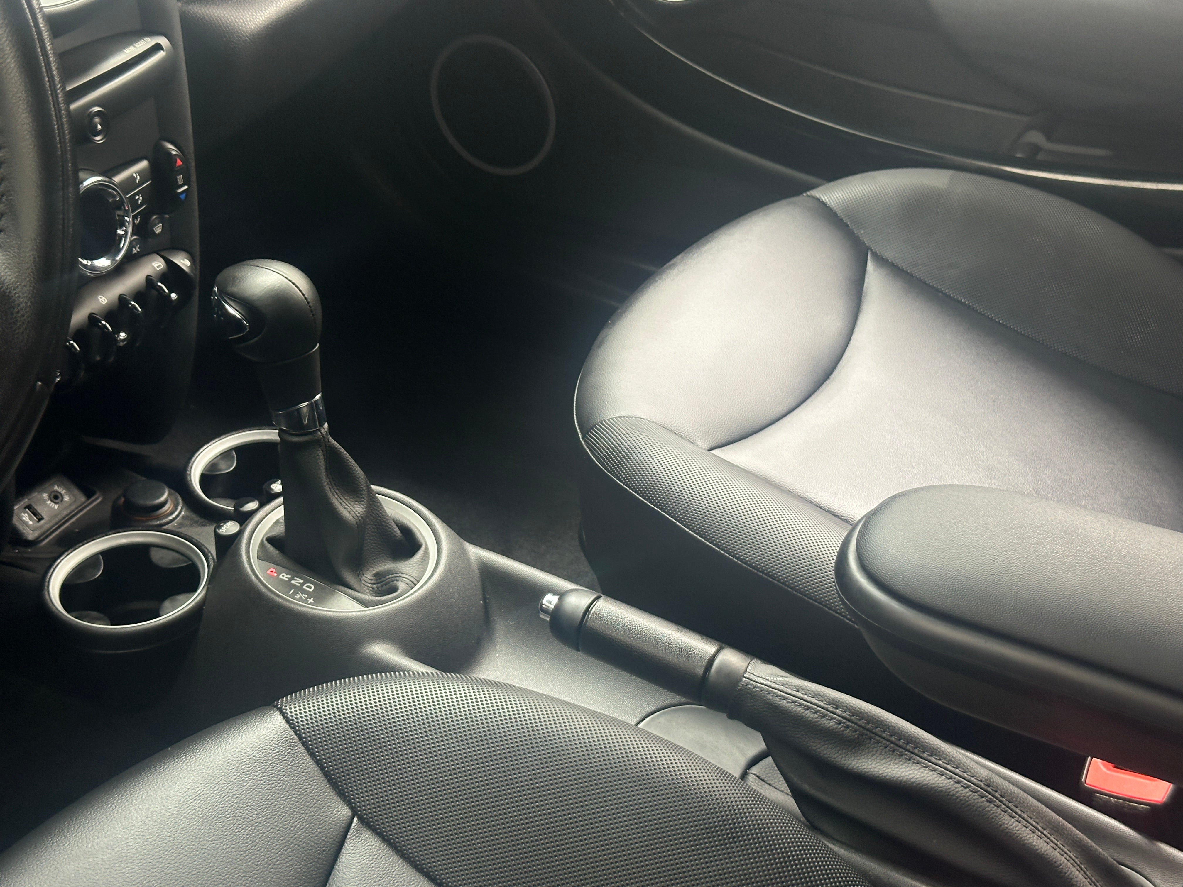 2015 MINI Cooper Base - Photo 4