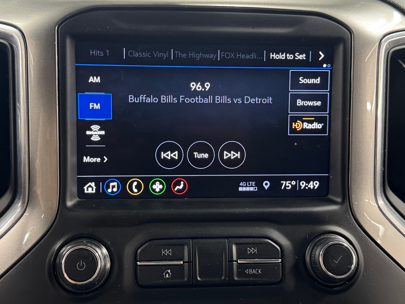 Thumbnail: 2019 Chevrolet Silverado 1500 - 4