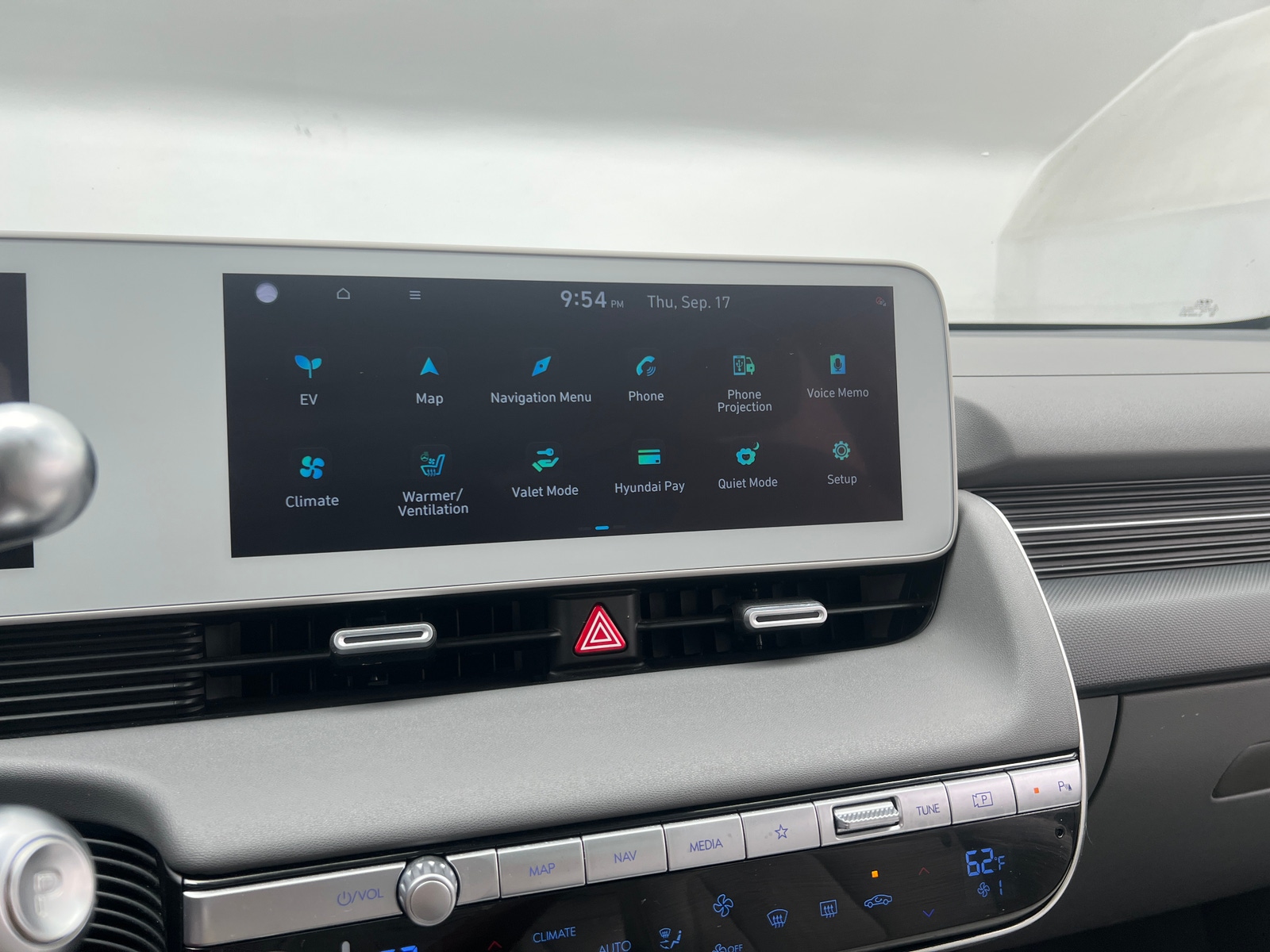Thumbnail: 2023 Hyundai Ioniq 5 - 3