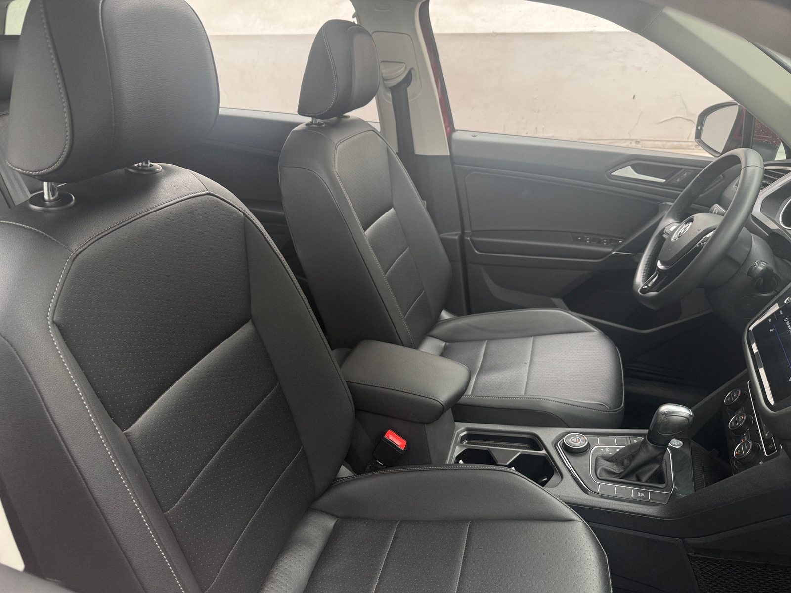 Thumbnail: 2020 Volkswagen Tiguan - 2