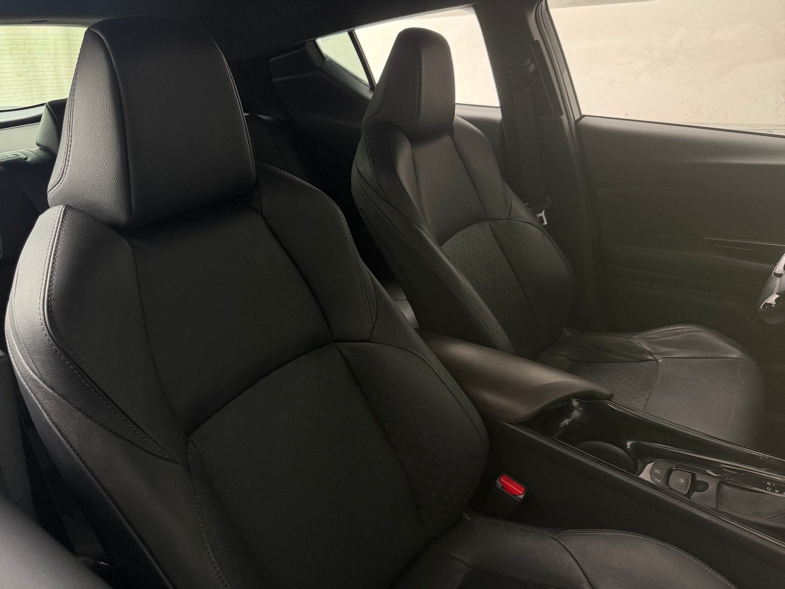 Thumbnail: 2019 Toyota C-HR - 2