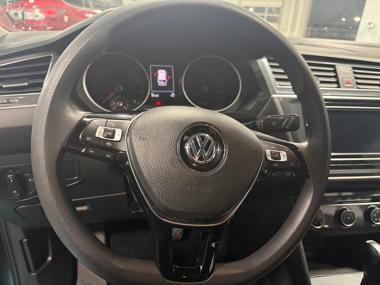 Thumbnail: 2020 Volkswagen Tiguan - 5