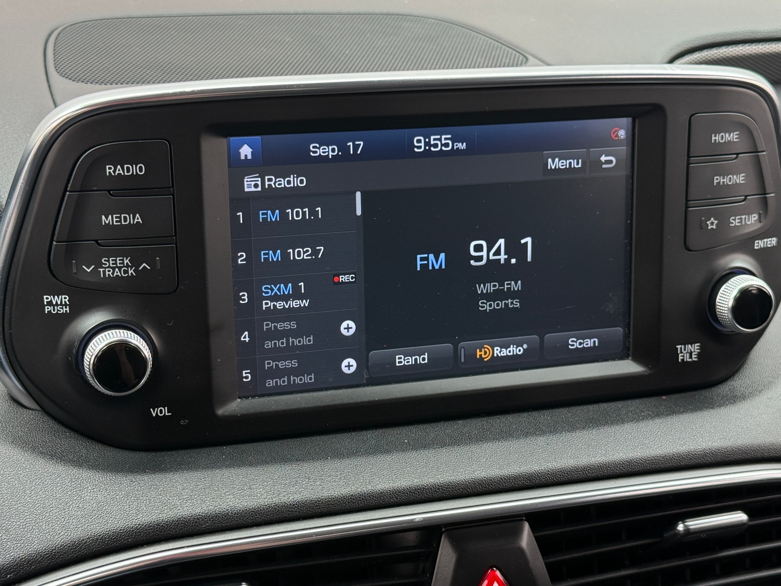 Thumbnail: 2019 Hyundai Santa Fe - 4