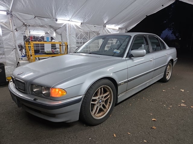 2001 BMW 740i