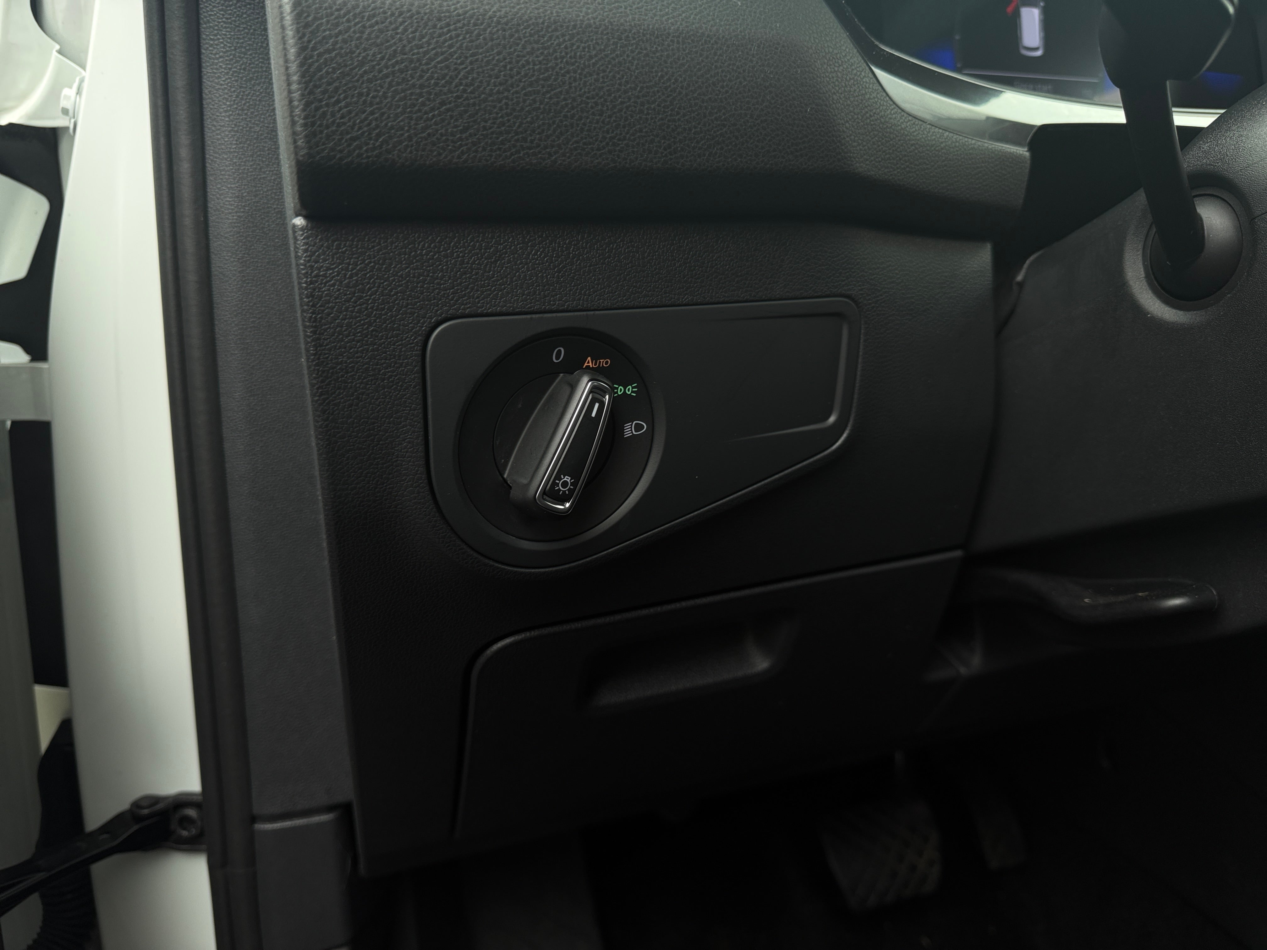 2024 Volkswagen Tiguan SE - Photo 3