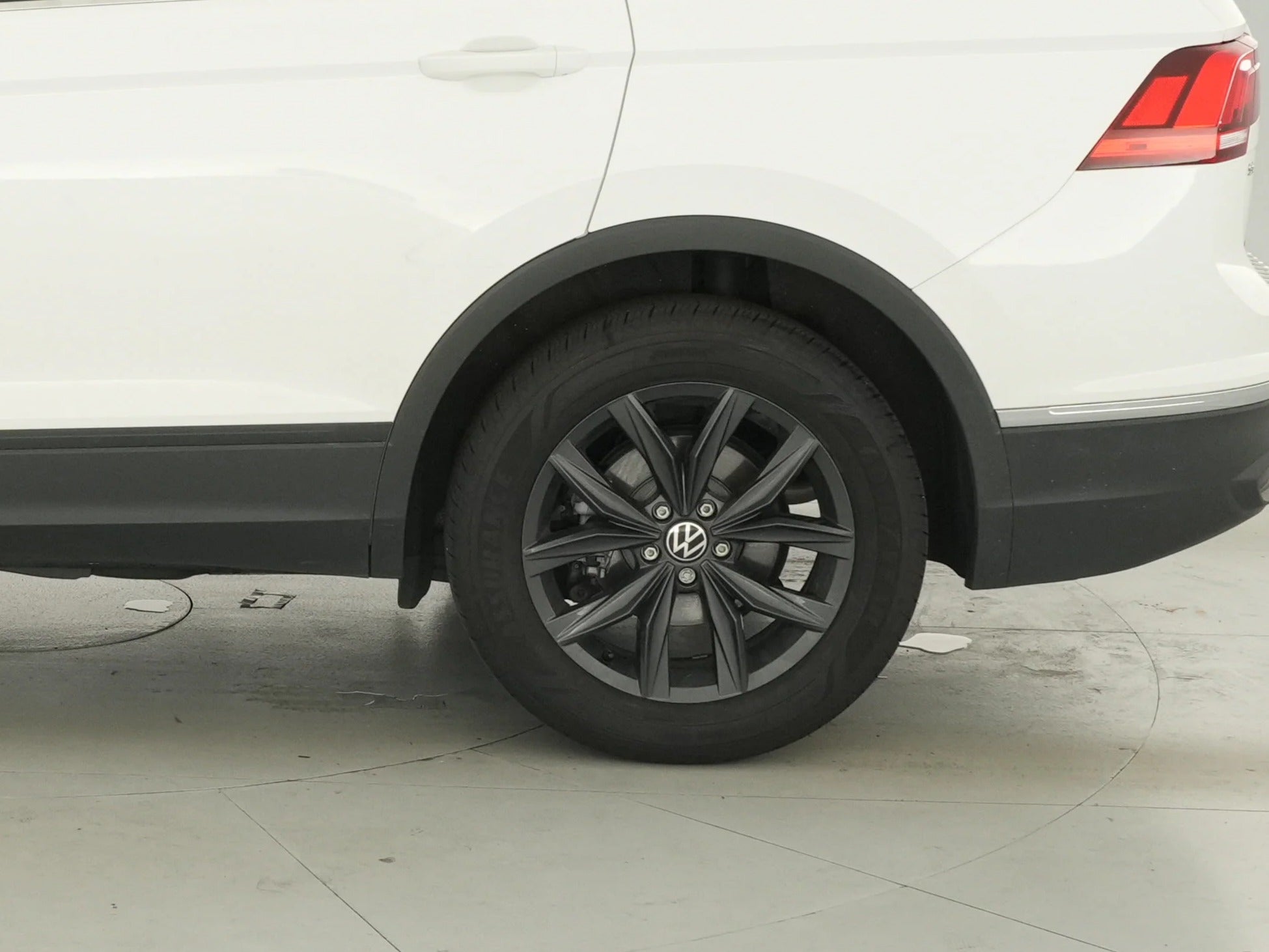 2024 Volkswagen Tiguan SE - Photo 15